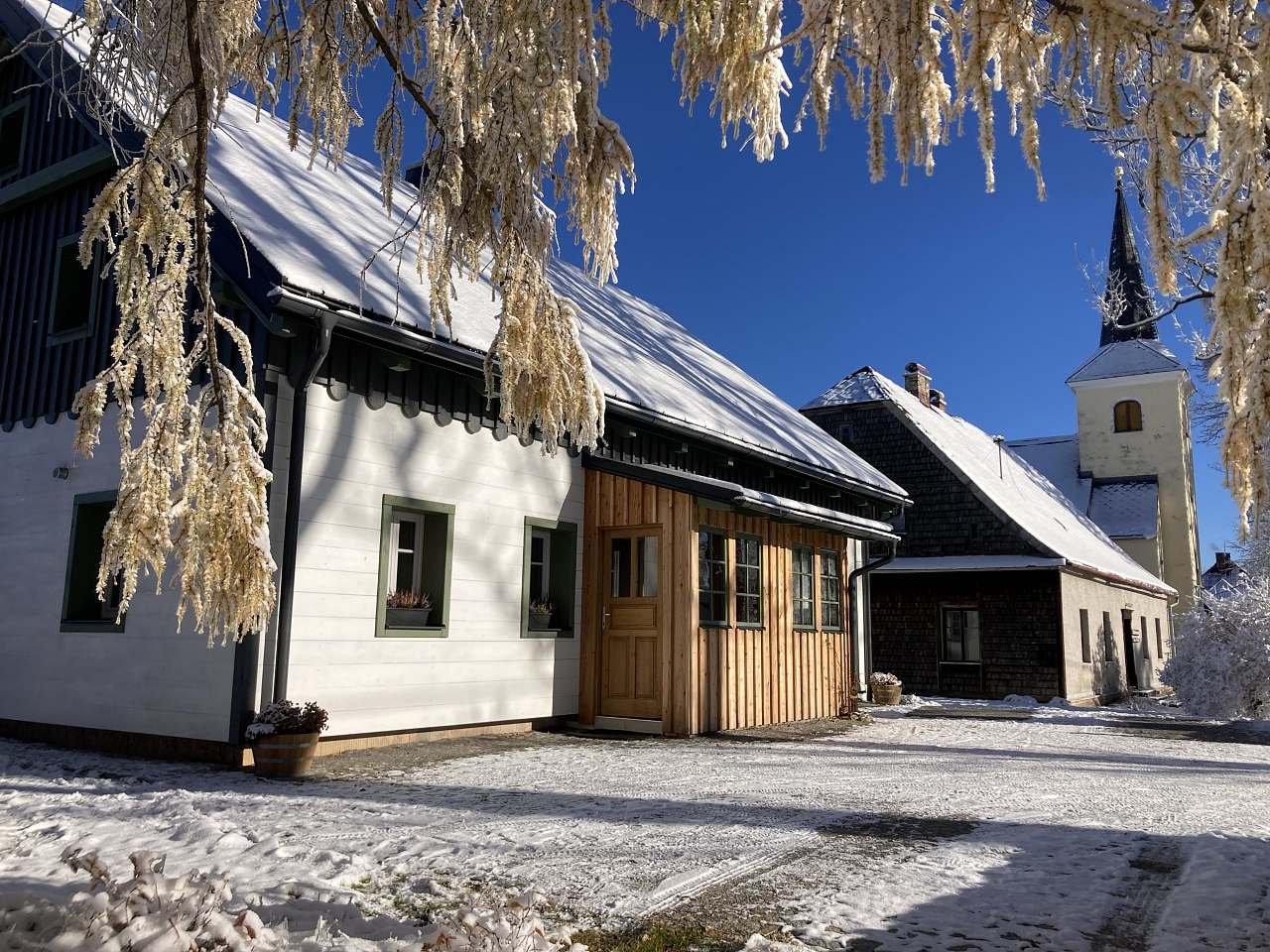 Horské apartmány Borůvka  a Brusinka, začátek zimy