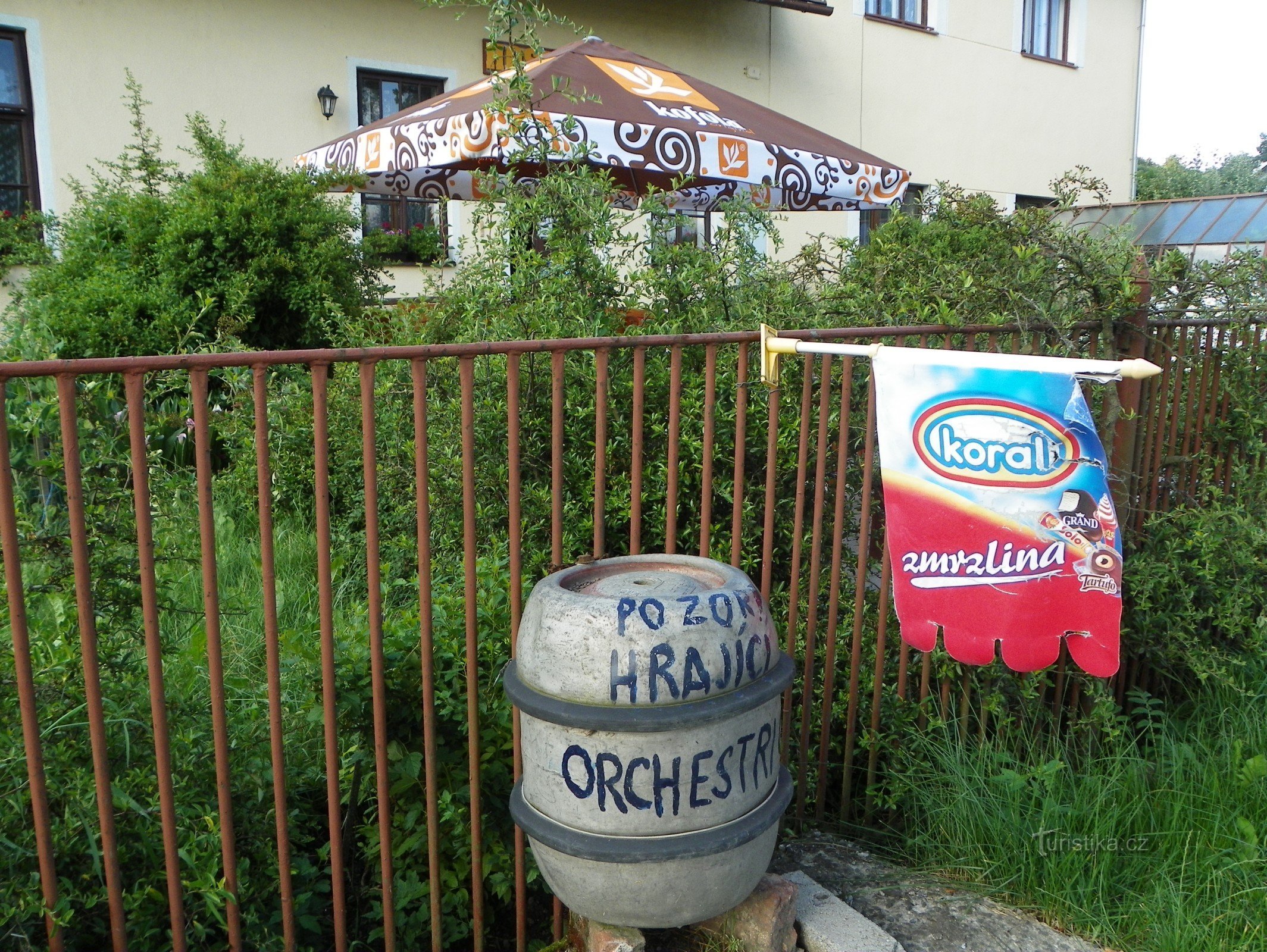 A pub for a party with an orchestra
