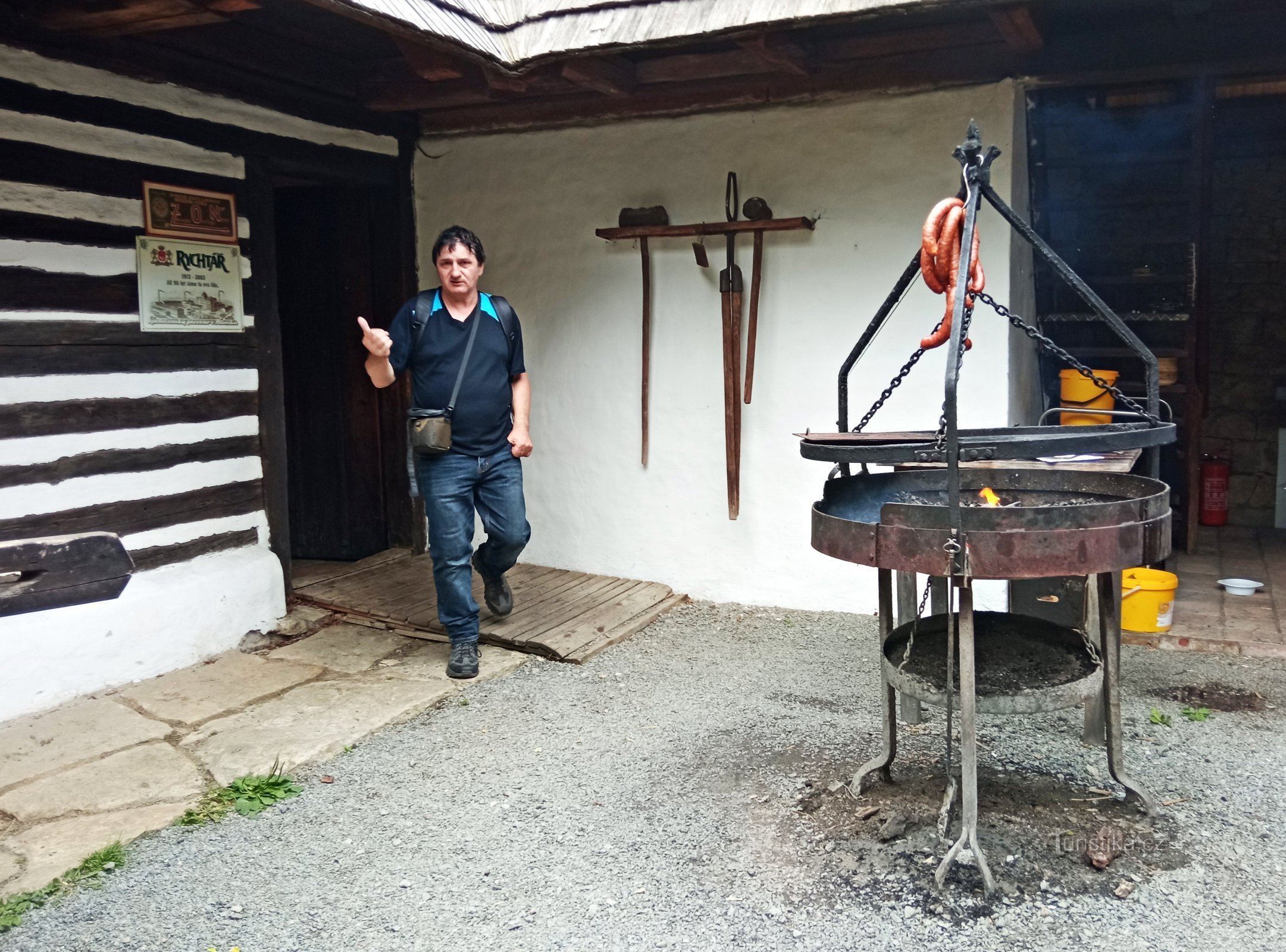 Pub Na vajmenku in het openluchtmuseum Veselý Kopec - in Bohemen