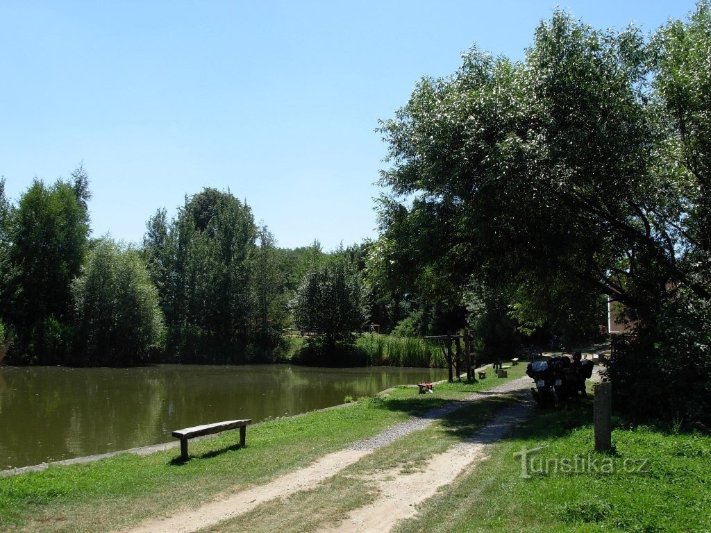 Inn by the pond