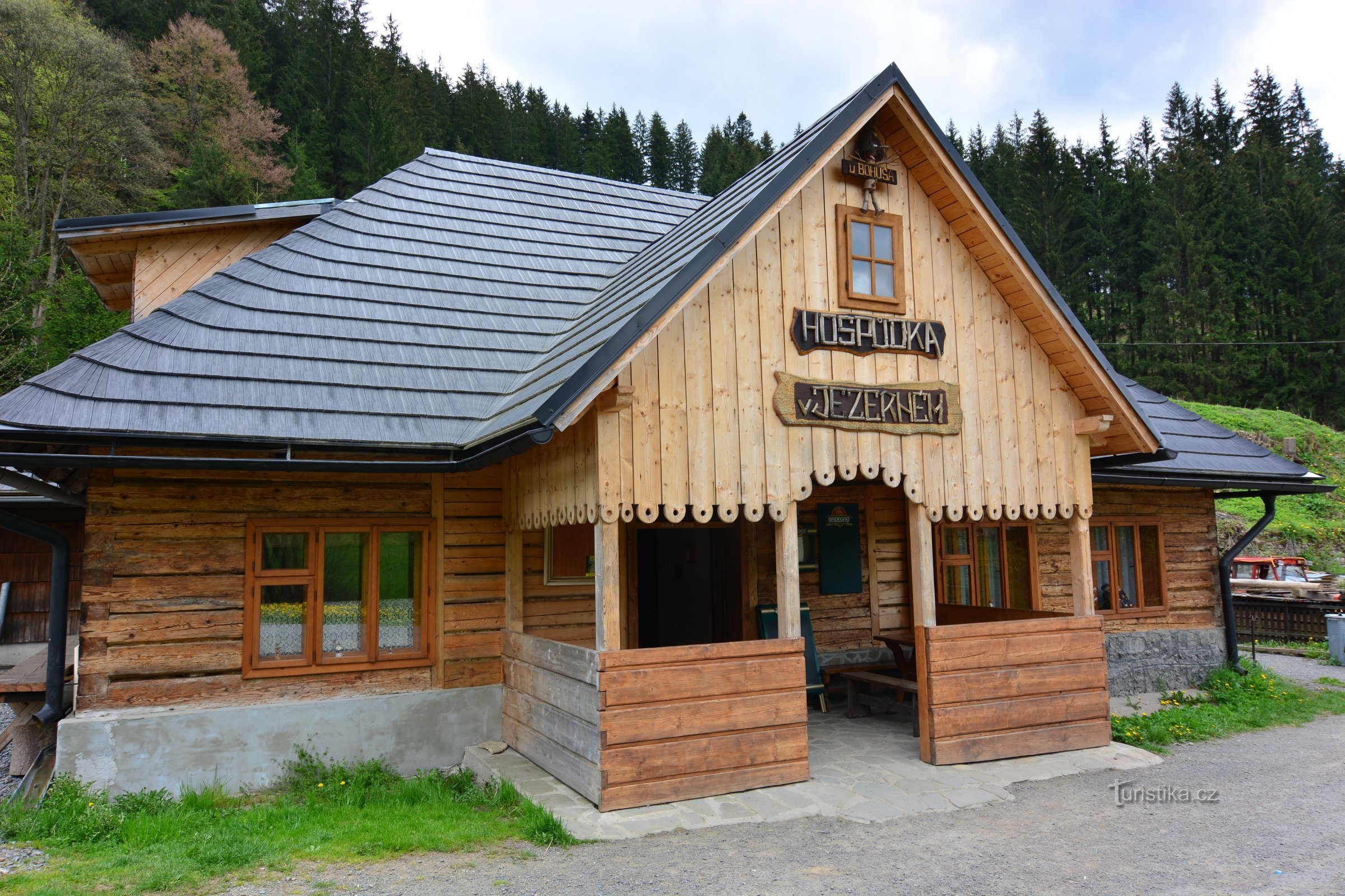 Auberge à Jezerné