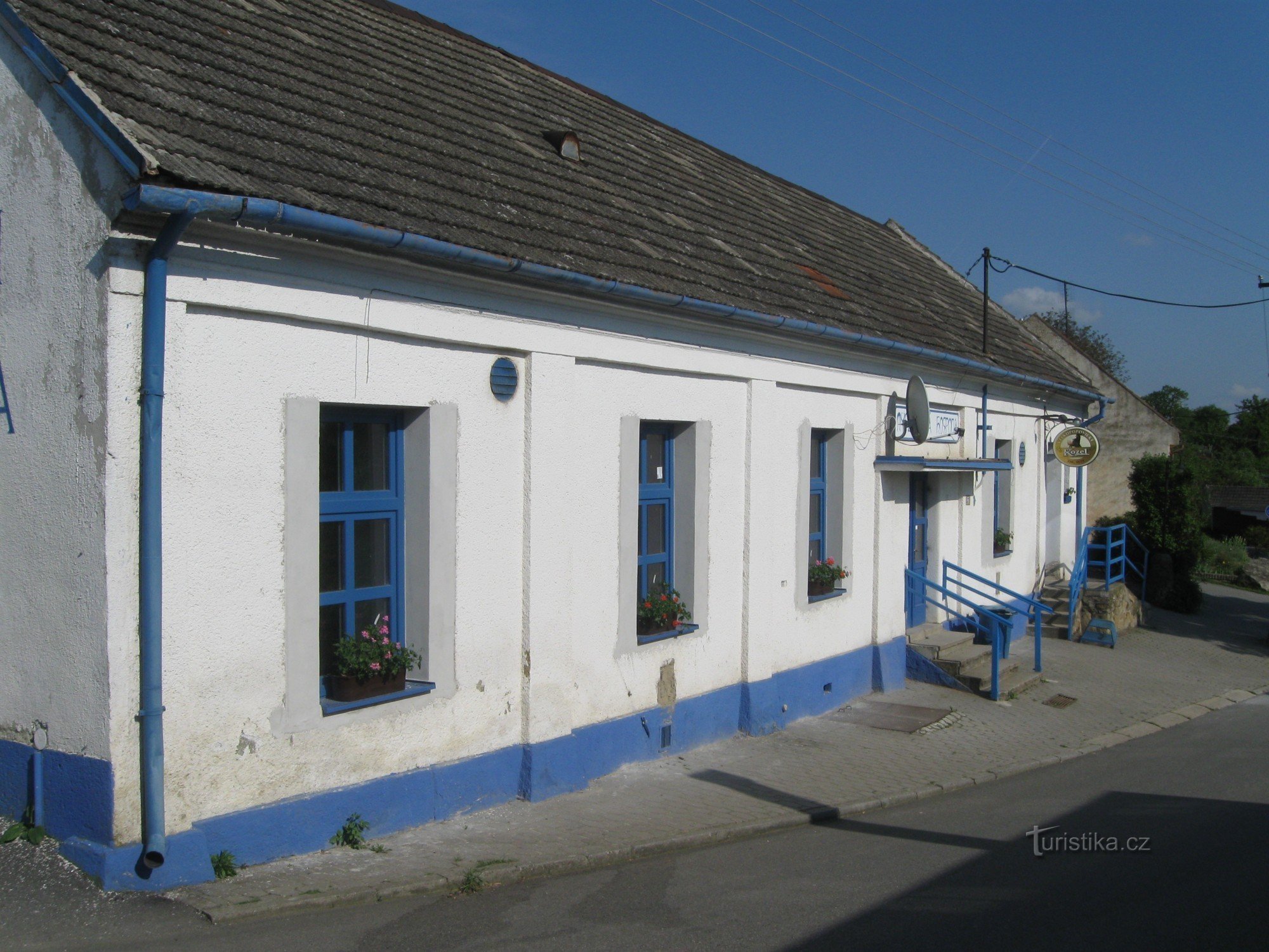 An inn in the village of Modrá