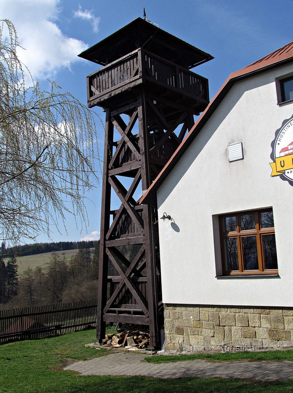 Inn with lookout tower U Holáňů