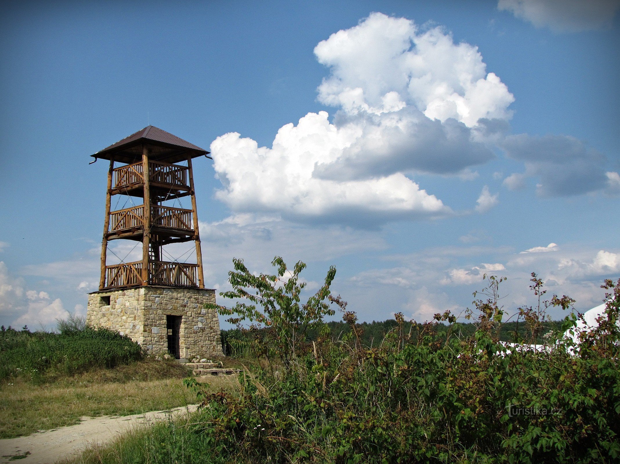 Hostišová - område af udsigtstårnet og pubben