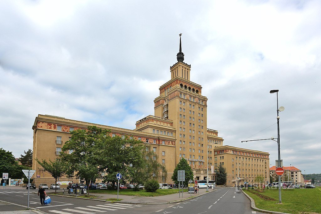 Hotel International, źródło: Wikipedia Commons
