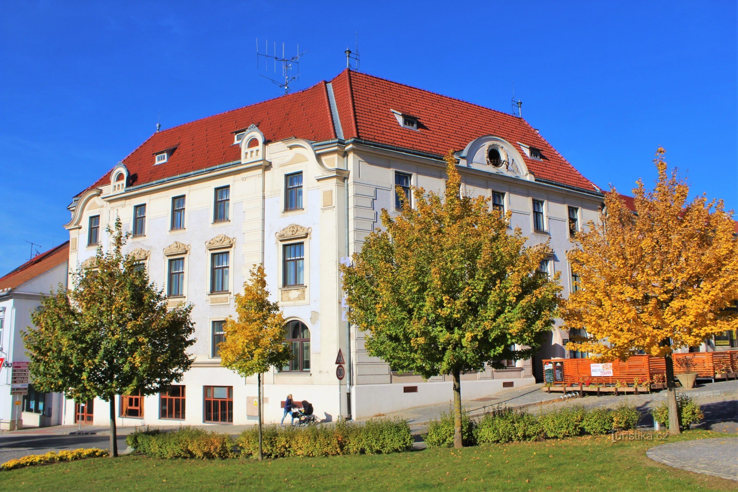 Hôtel Květnice sur la place de Tišnov