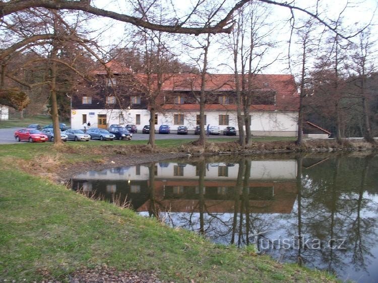 Hotel Radešín w pobliżu Pivovarského rybník