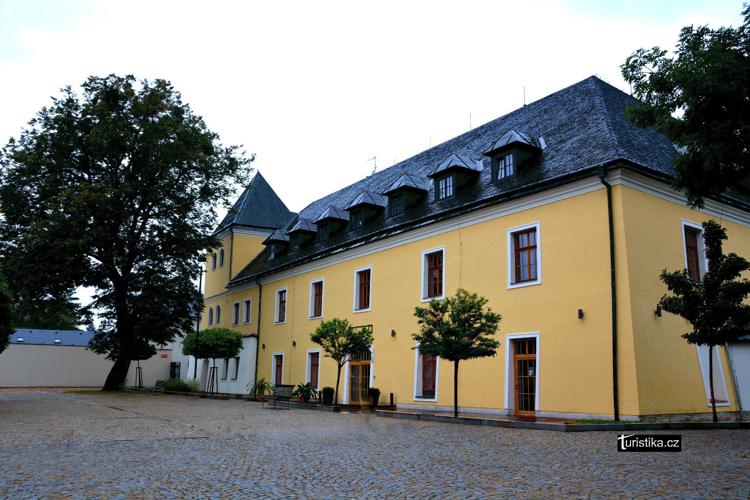 Отель Chateau Velká Bystřice