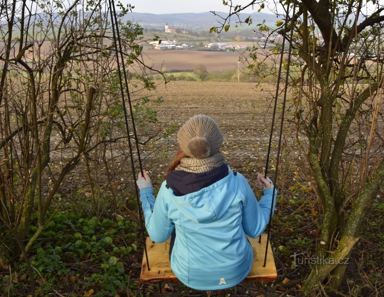 Schommels op het platteland van Kiev zijn op elk moment van het jaar beschikbaar.