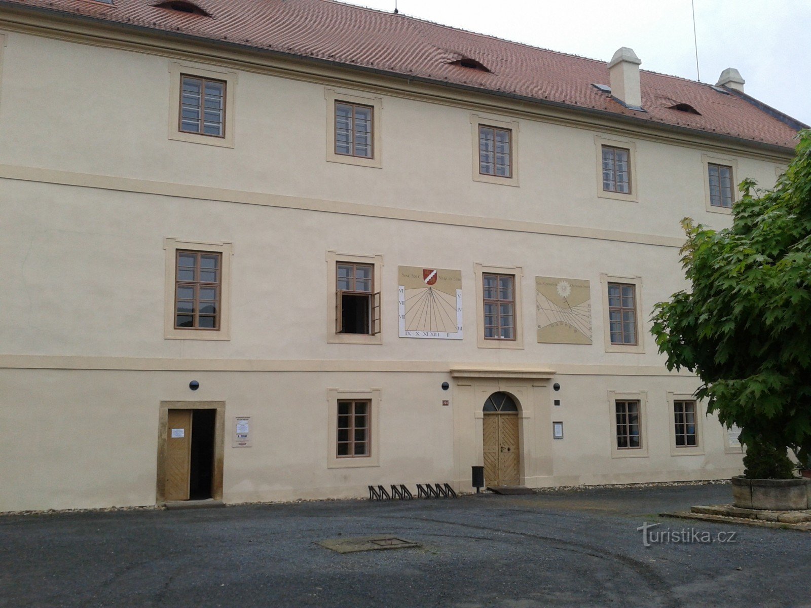 Nižbor slott och slott