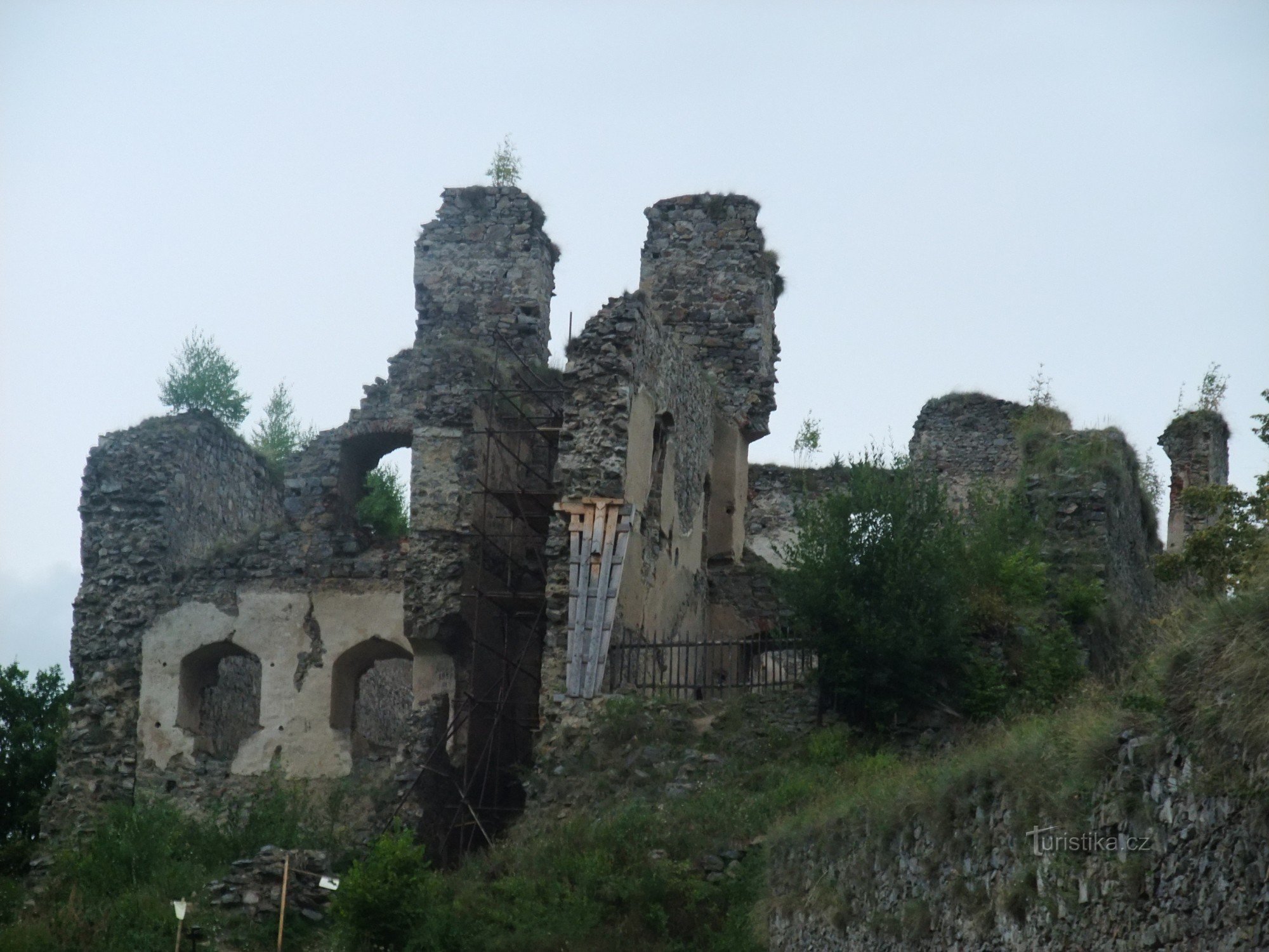 Castillo de piedra de la doncella
