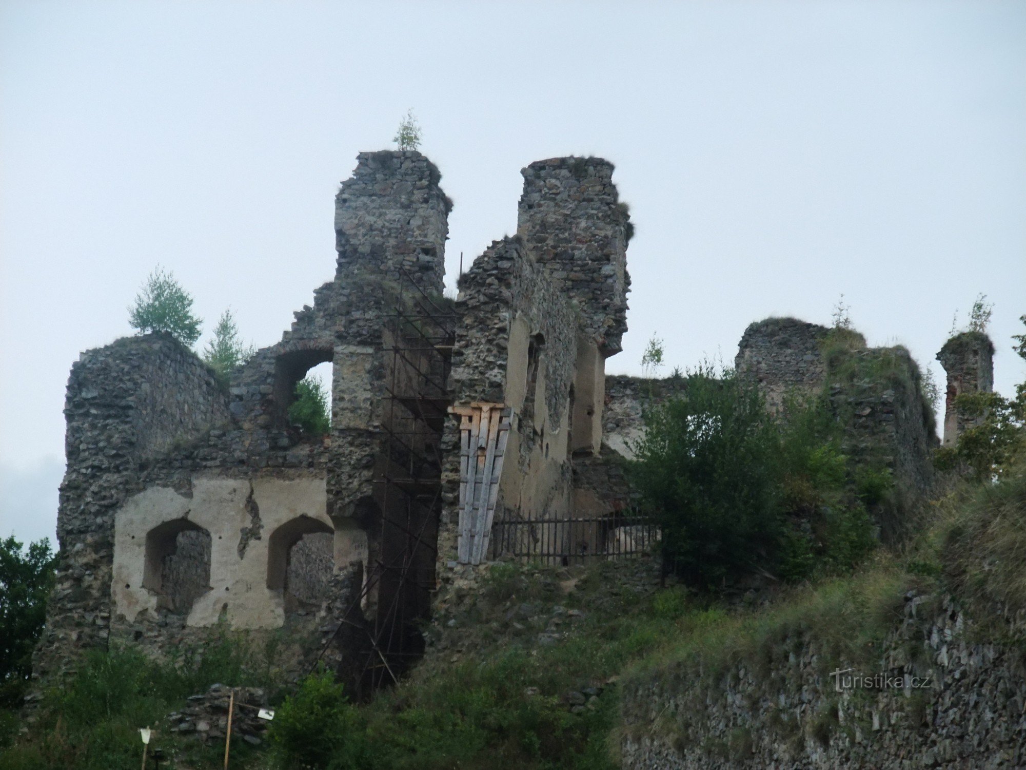 Château de pierre de la jeune fille