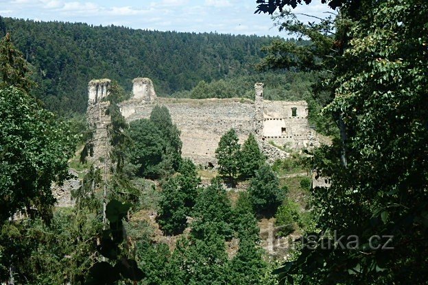 Castillo de piedra de la doncella