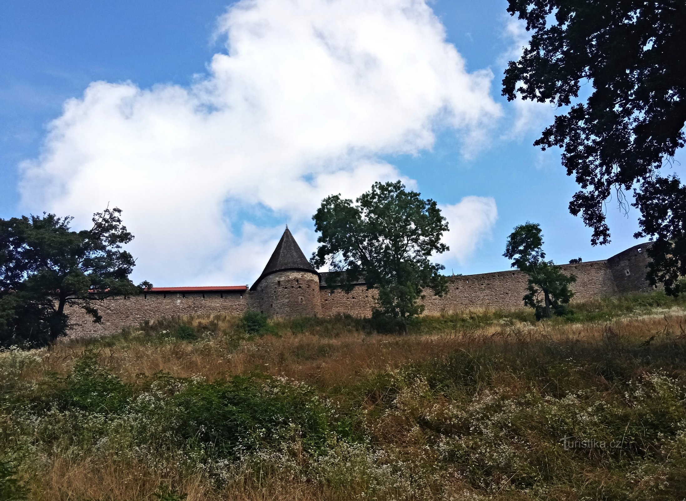 Castelo de Helfštýn tornado acessível novamente