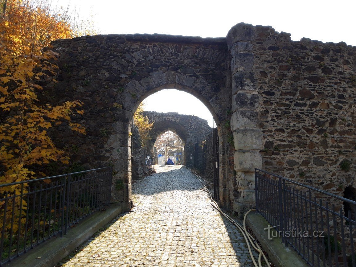 Kasteel Krupka en het uitkijkpunt