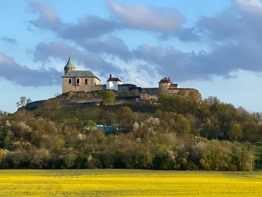 Dvorac Kunětická hora.