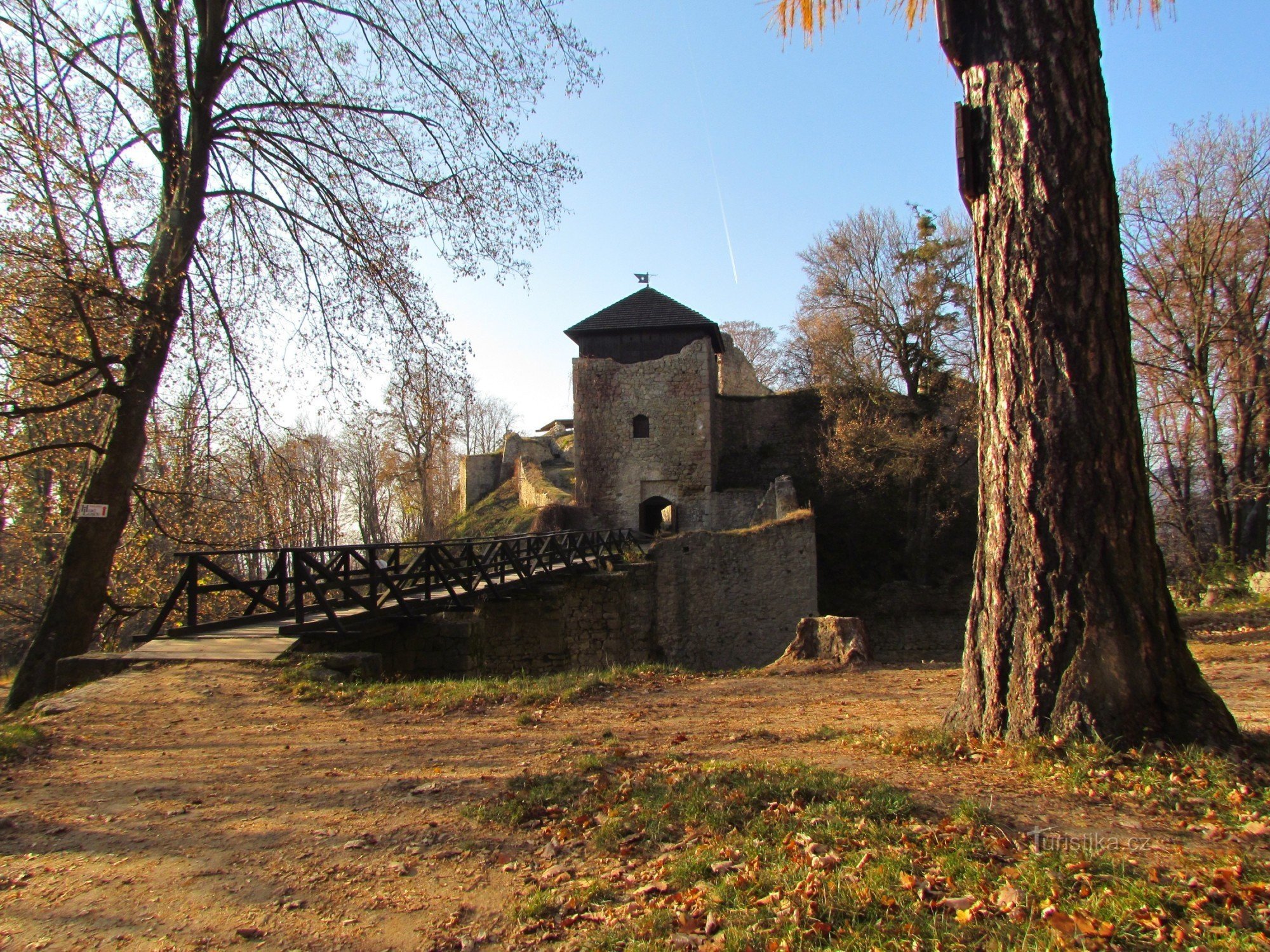 Луківський замок