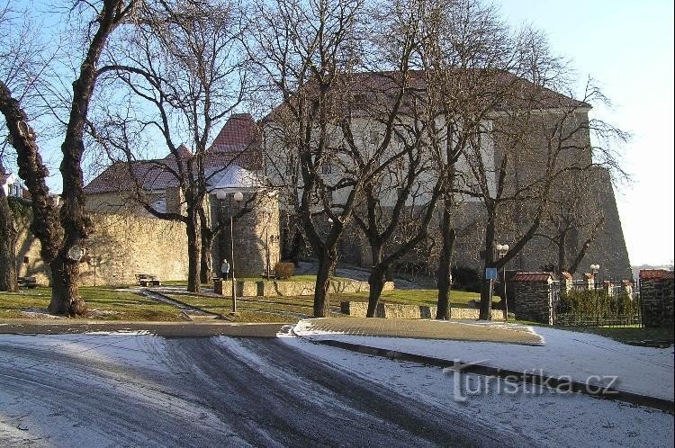 castillo desde el oeste: Castillo de Kadaň