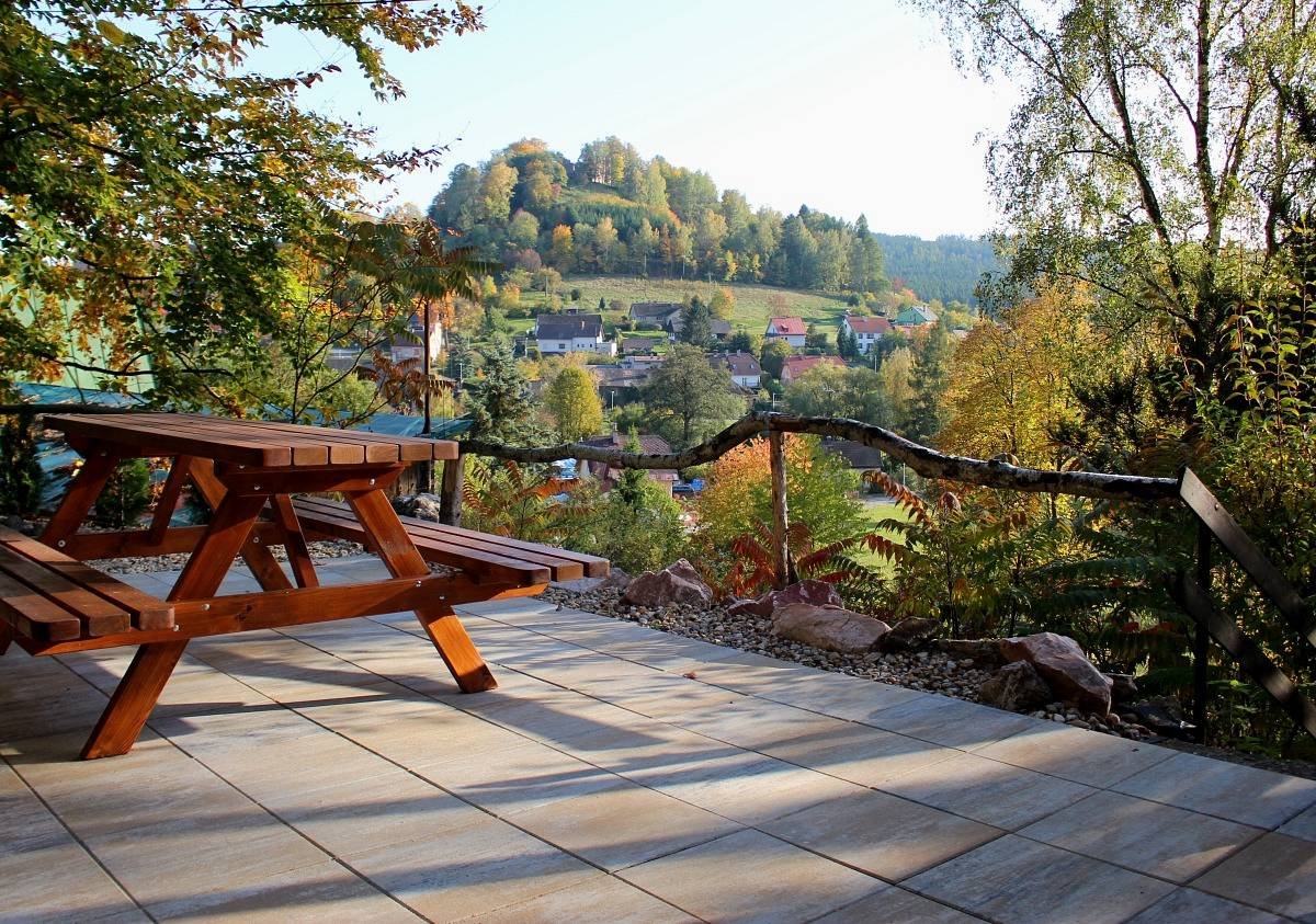 Château de Pecka depuis Amálka Cottage (2020)