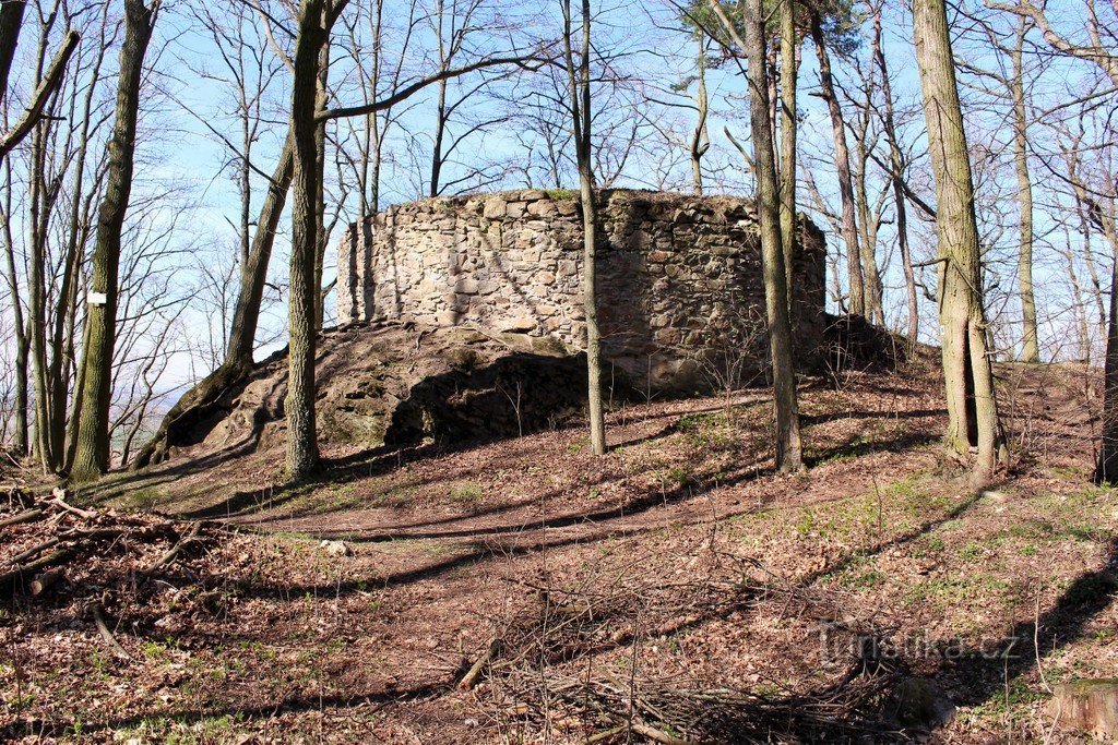 Prácheň Castle, torso of the tower