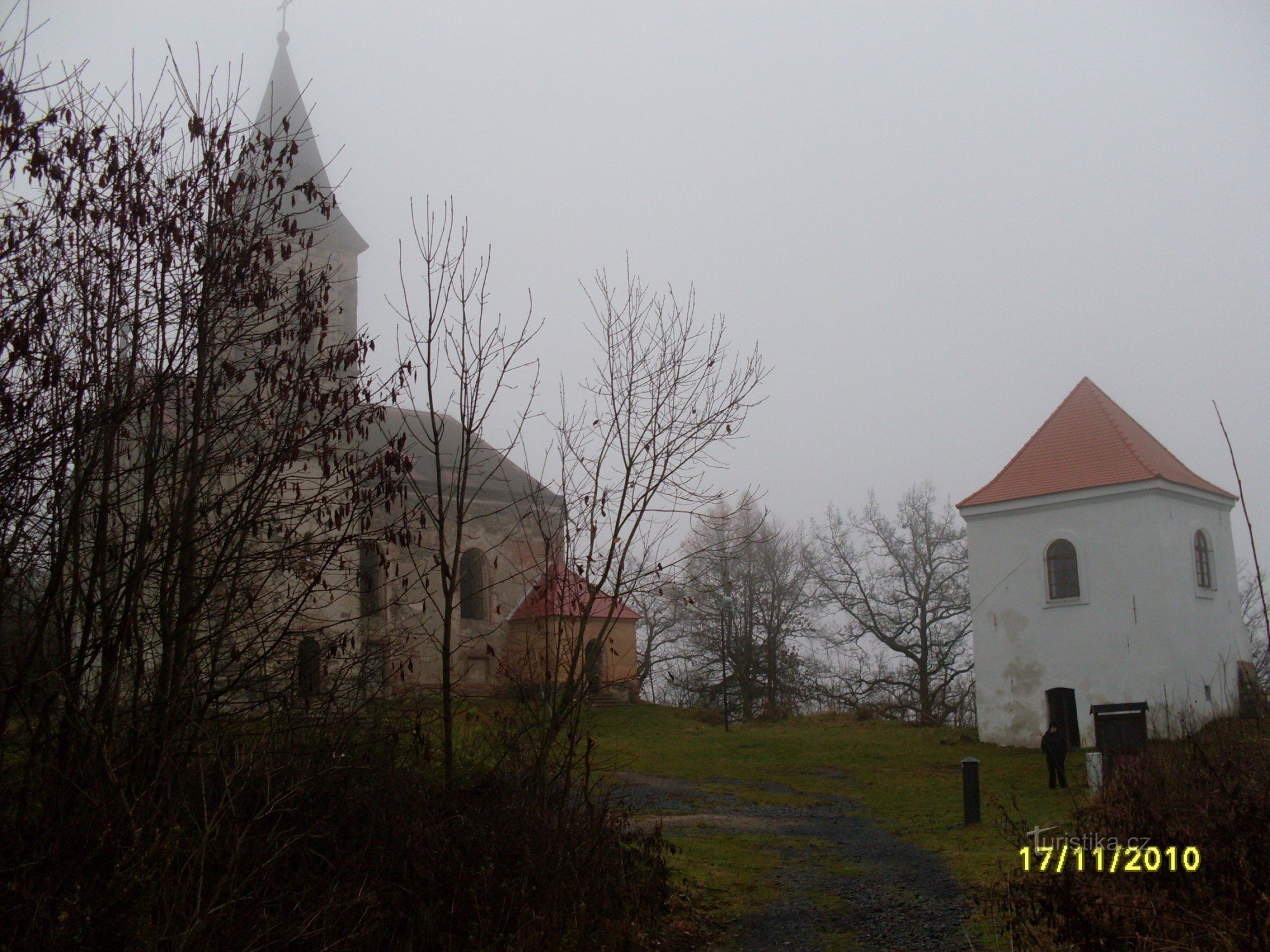 Zamek Švamberk - Kaplica św. Maria Magdalena i dzwonnica