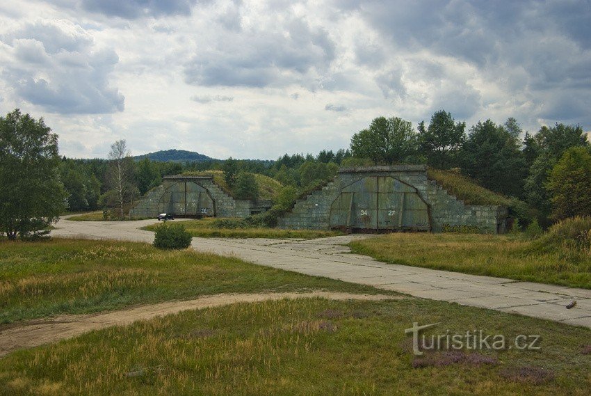 Hradčany - aeroporto perto de Mimon