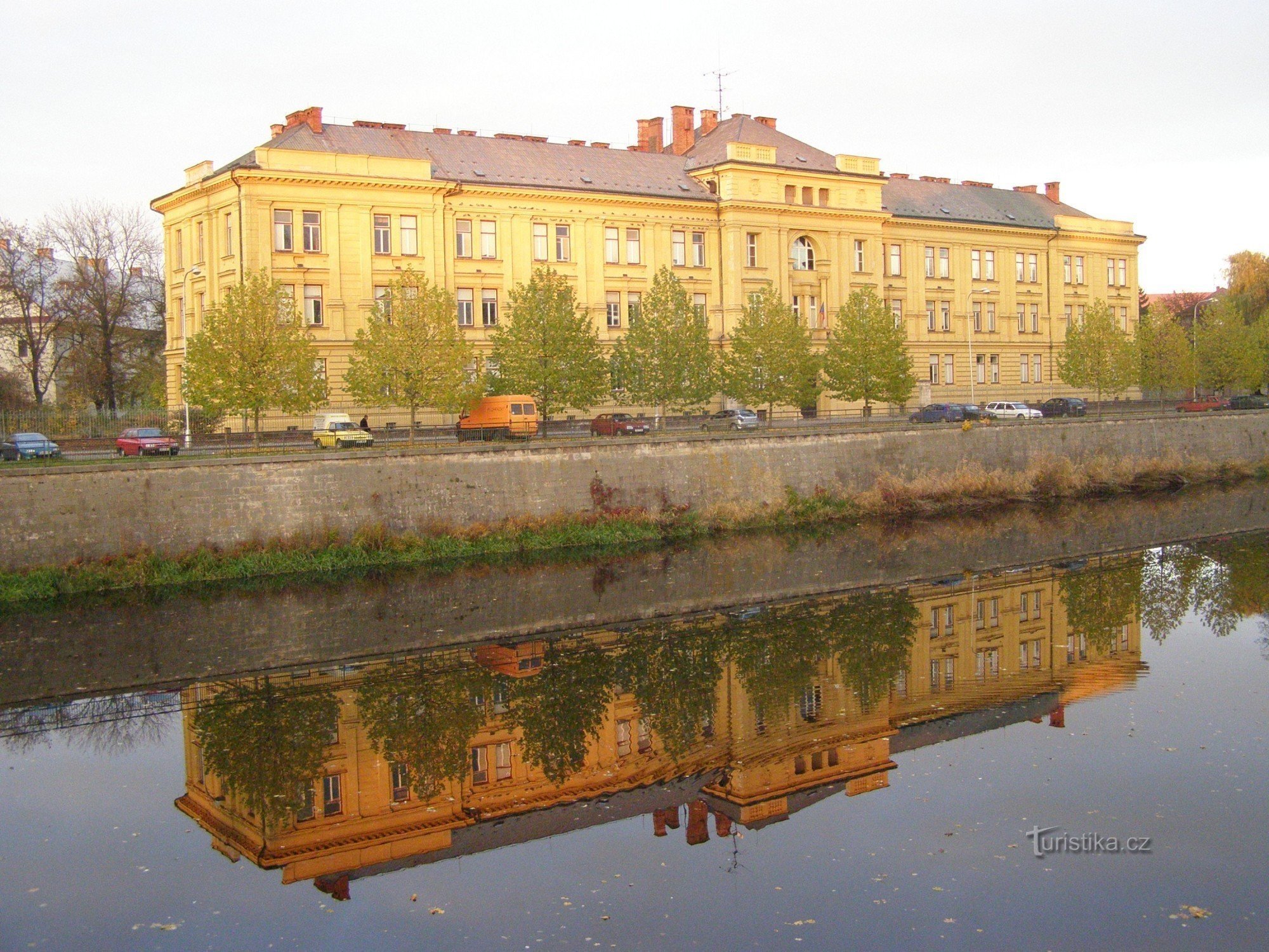 Hradec Králové - Boromeum (Biskupské gymnázium)