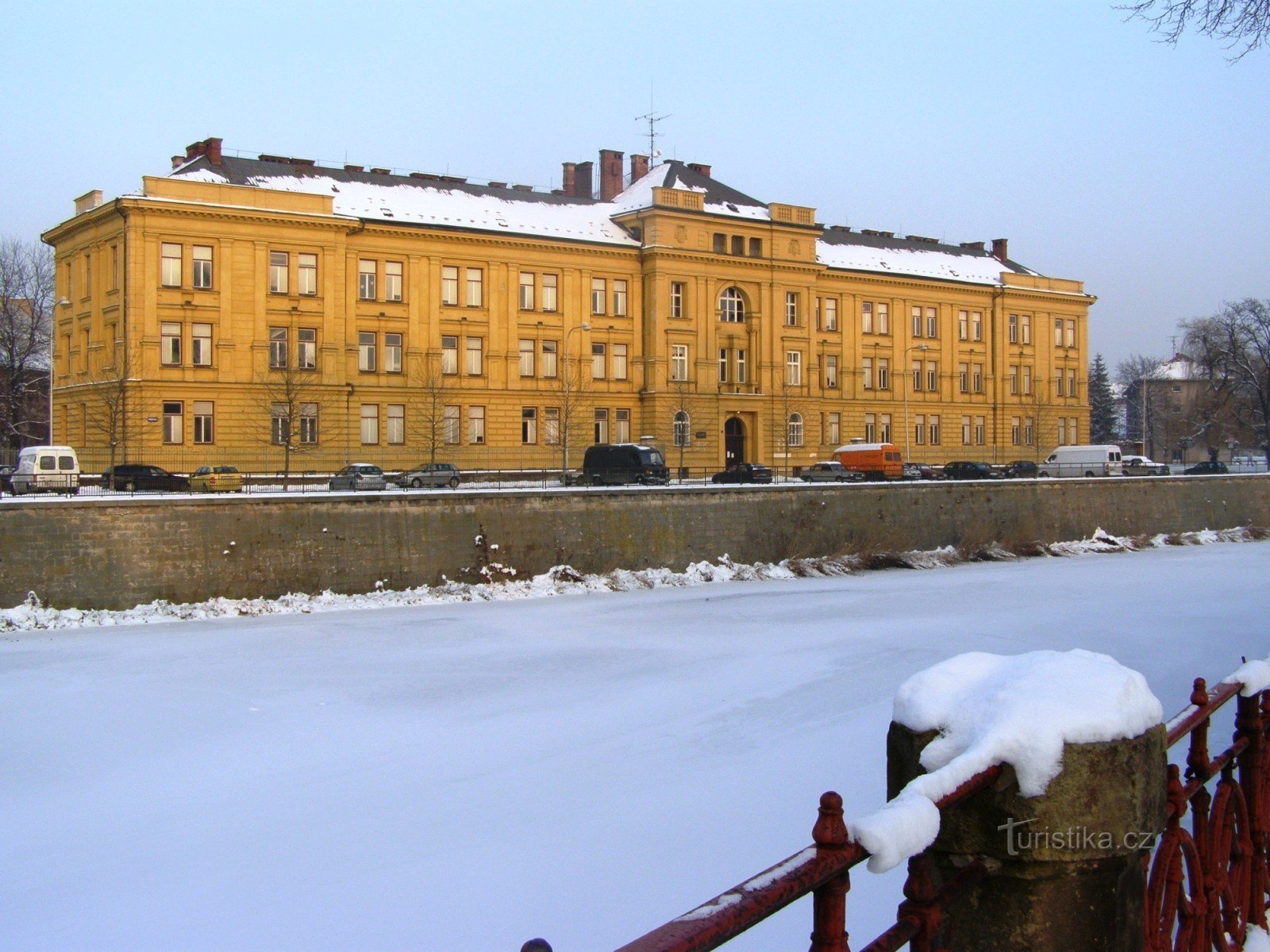 Hradec Králové - Boromeum (Trường trung học Bishop's)