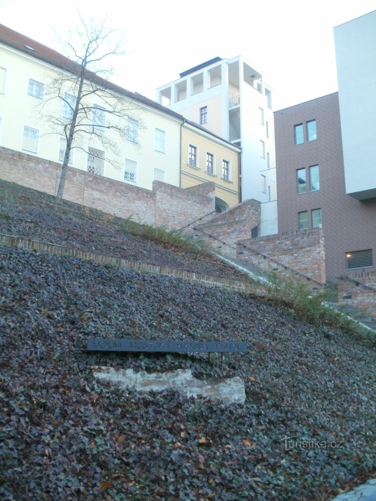 Hradec Králové - bức tường thành thấp hơn