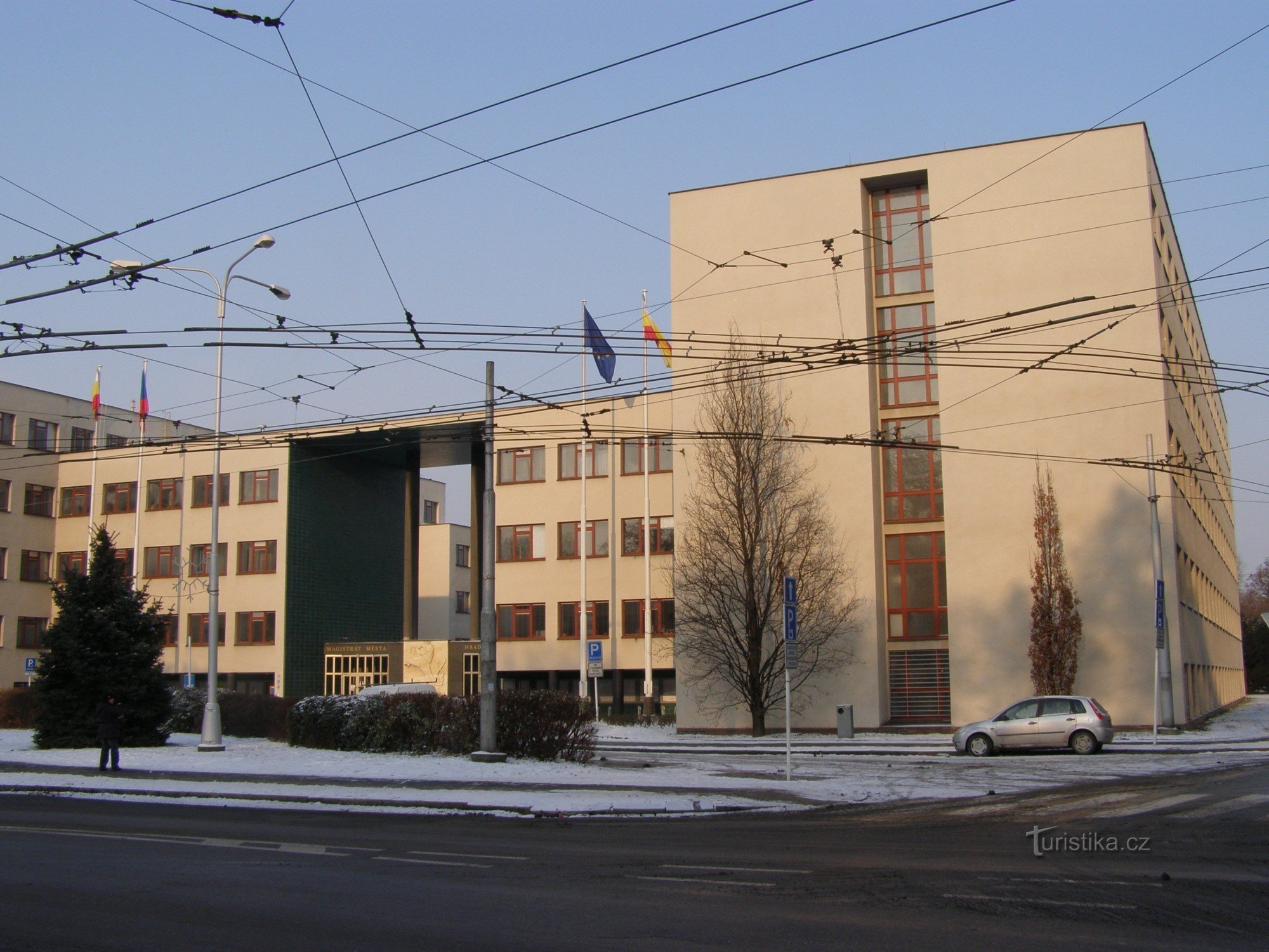 Hradec Králové - Περιφέρεια Gočárův και Οικονομικό Γραφείο