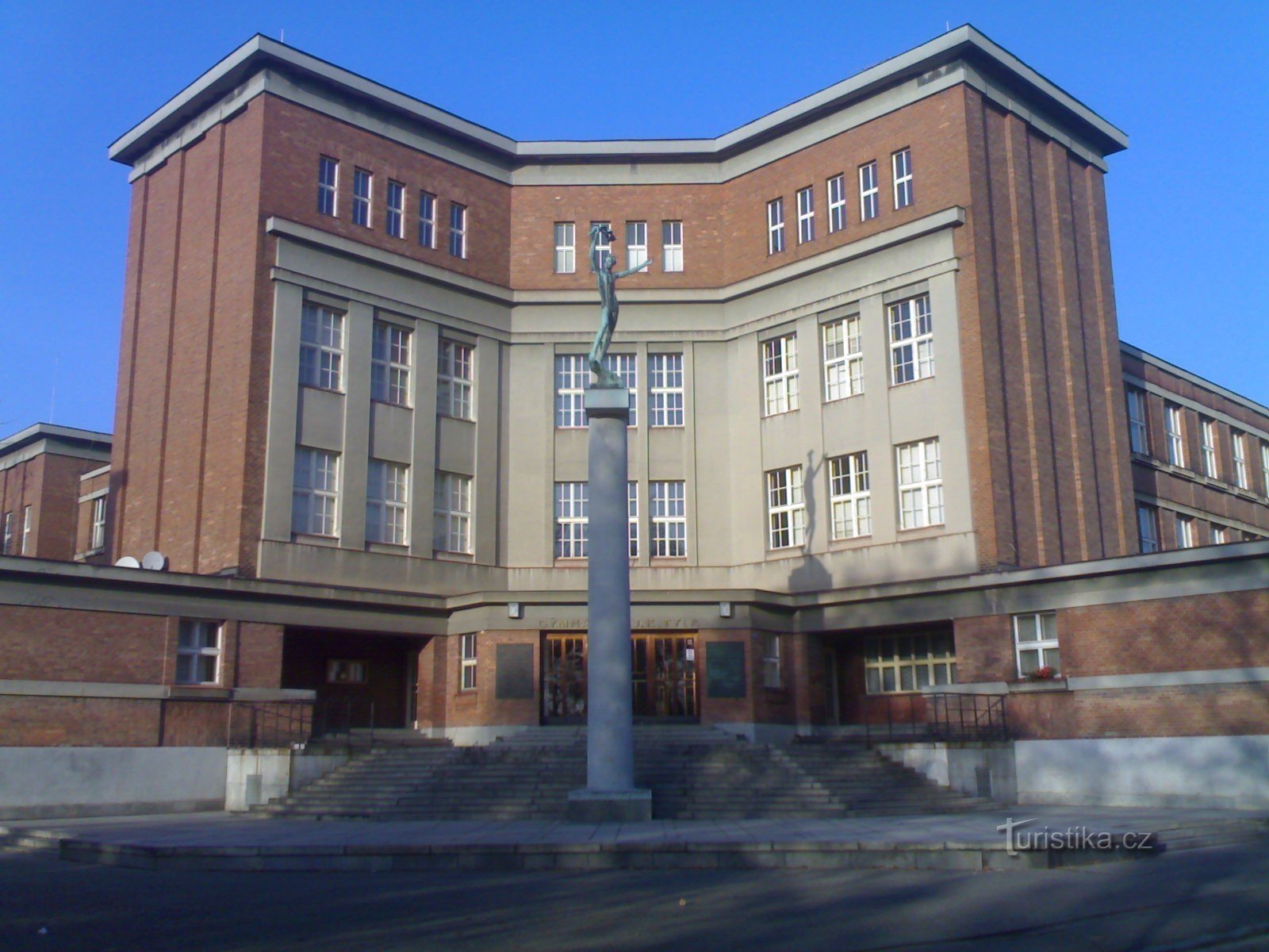 Hradec Králové - Gymnázium JKTyla - skolkomplex i Lipky