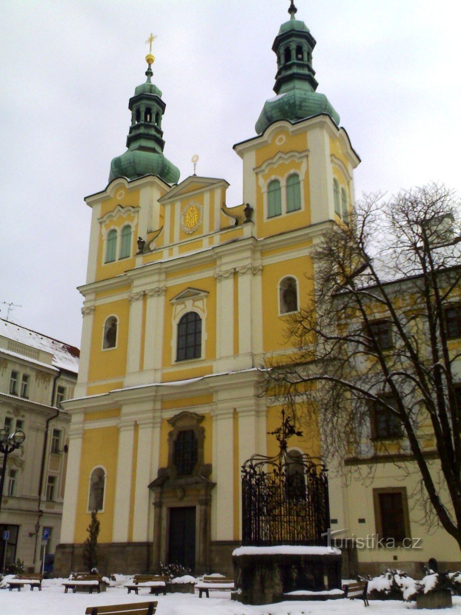 Hradec Králové - Szűz Mária Mennybemenetele templom