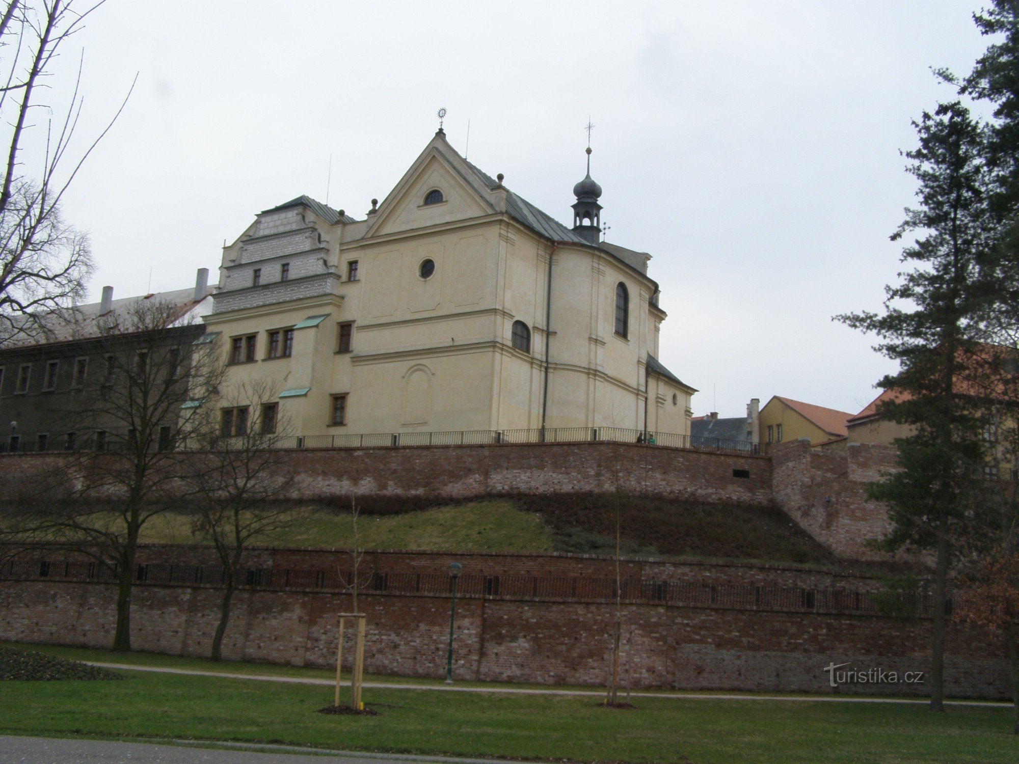 Hradec Králové - Pyhän Nikolauksen kirkko Jan Nepomucký