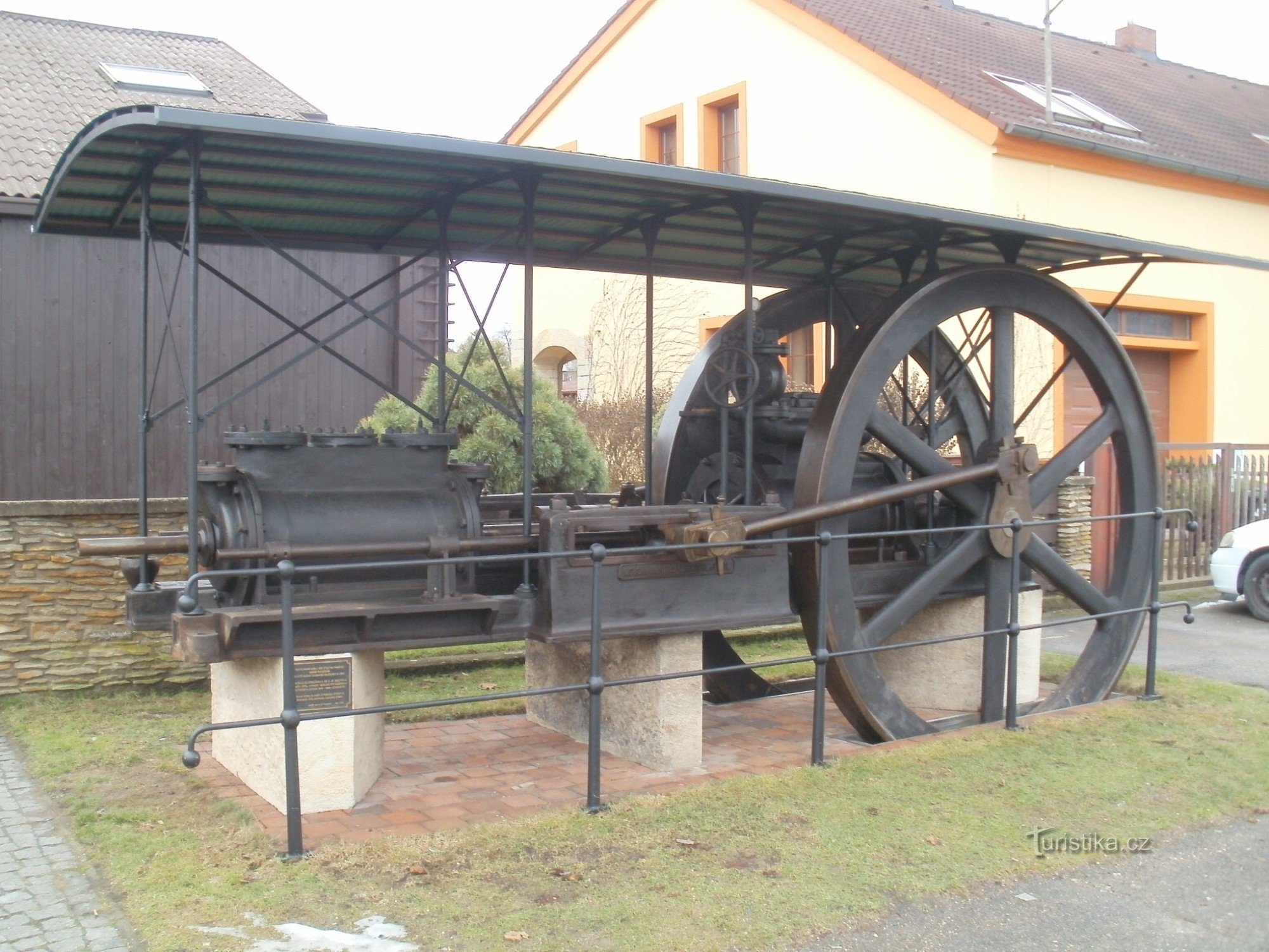 Hradec Králové – die Dampfmaschine der „Brüder Tomk“.