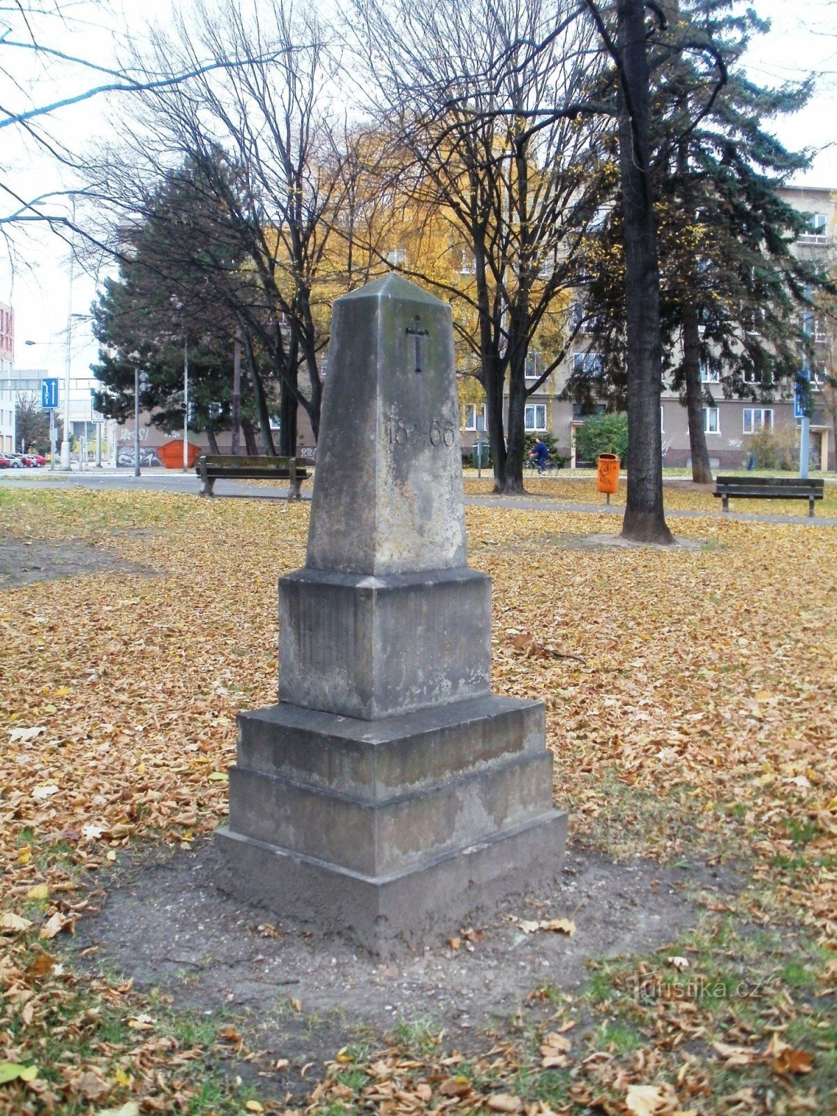 Hradec Králové - tượng đài trận chiến năm 1866 trên Blažíčková náměstí