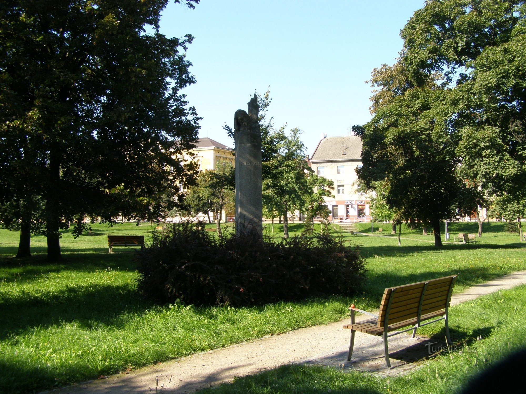 Hradec Králové - tượng đài Jan Hus ở Sukovy sady