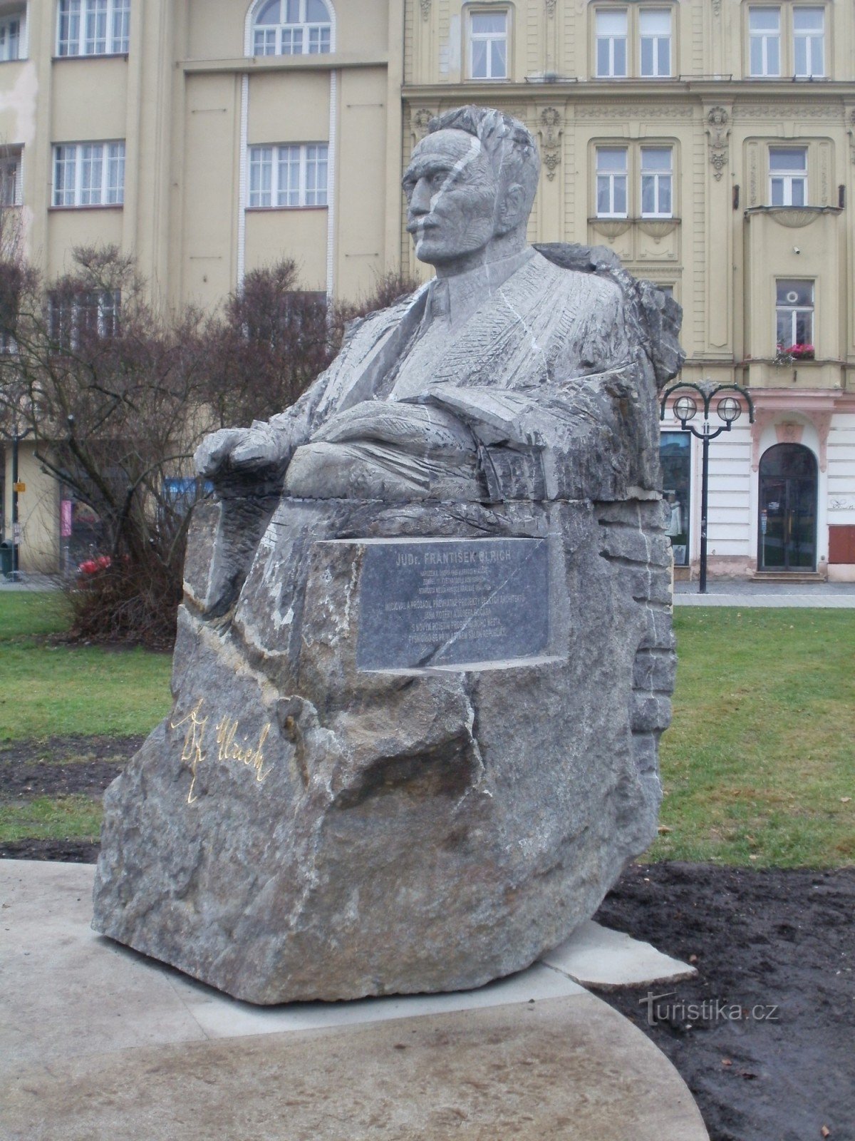 Hradec Králové - emlékmű JUDr. Antonín Ulrich