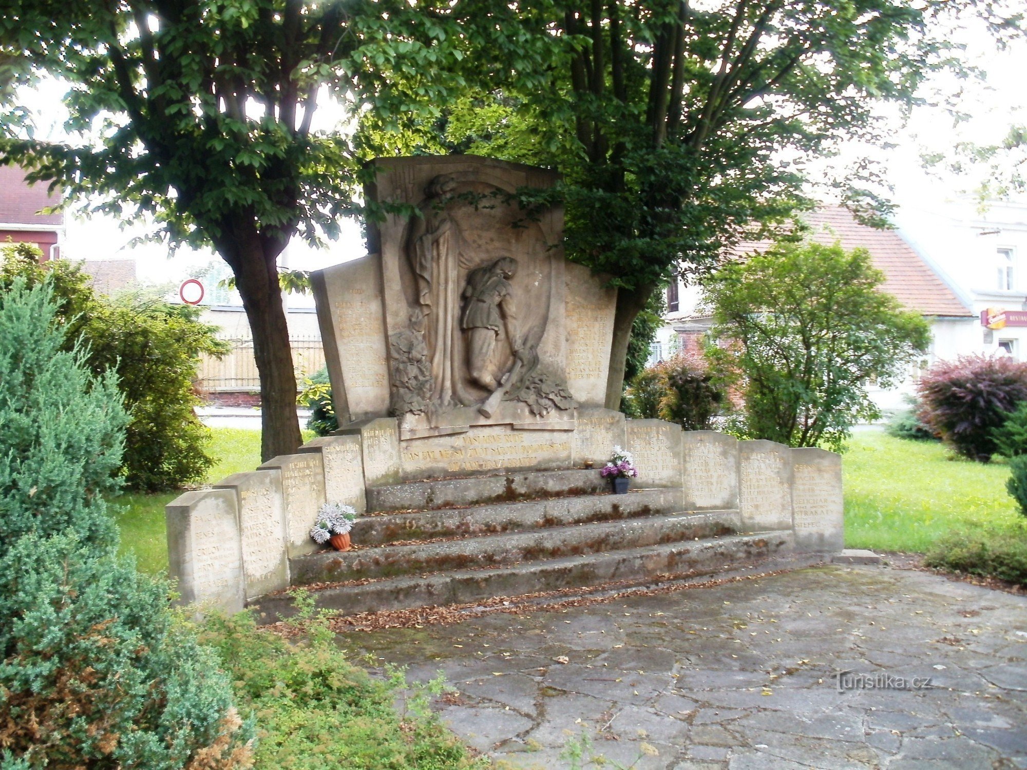 Hradec Králové - tượng đài các nạn nhân của lần thứ 2 St. chiến tranh ở Tân HK