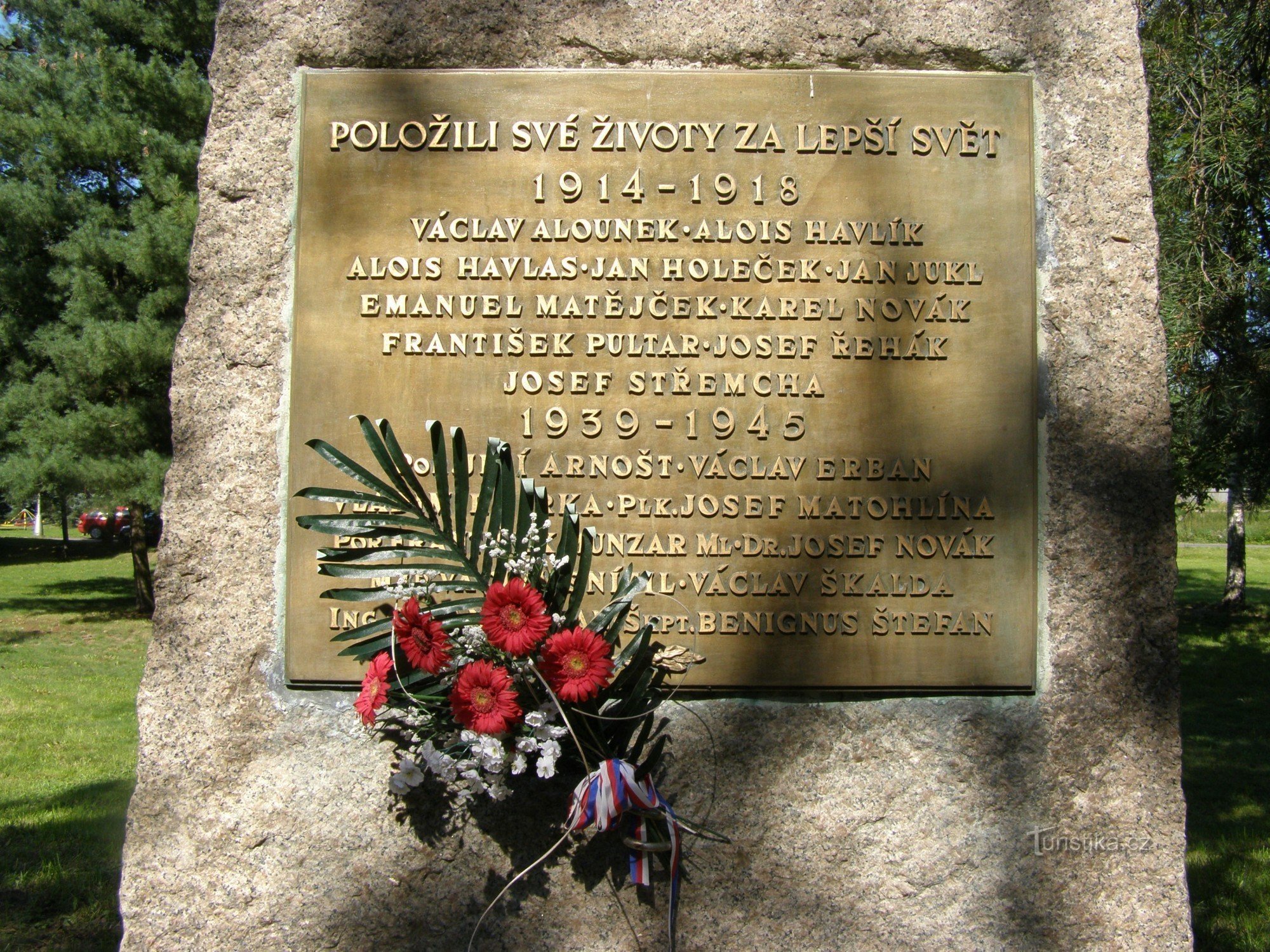 Hradec Králové - monumento alle vittime delle guerre nel sobborgo della Slesia