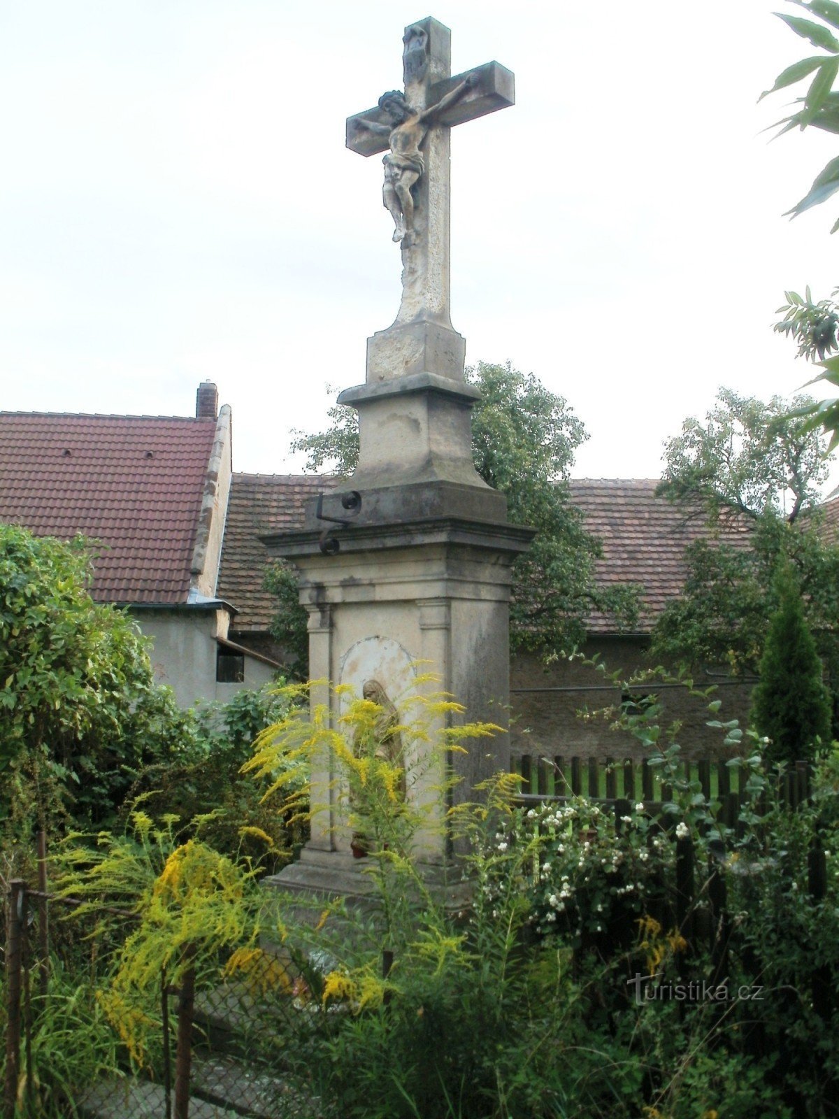 Hradec Králové - monument de la crucifixion à Plácky