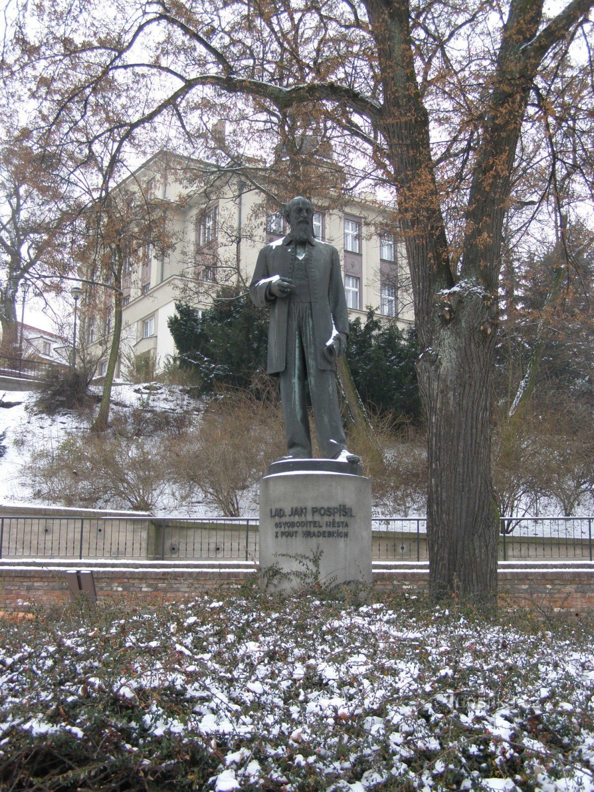 Hradec Králové - standbeeld van LJ Pospíšil