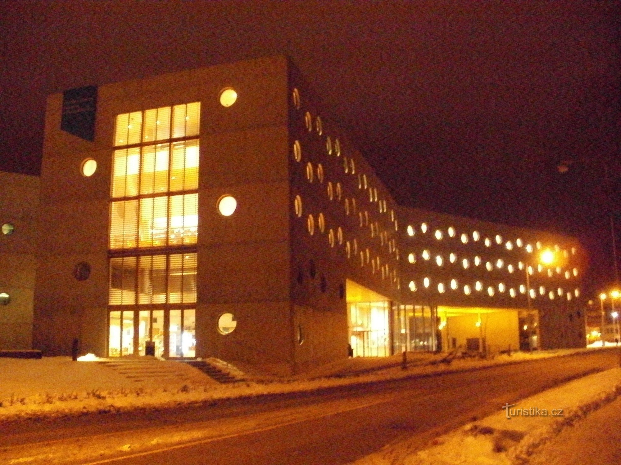 Hradec Králové - studijní a vědecká knihovna