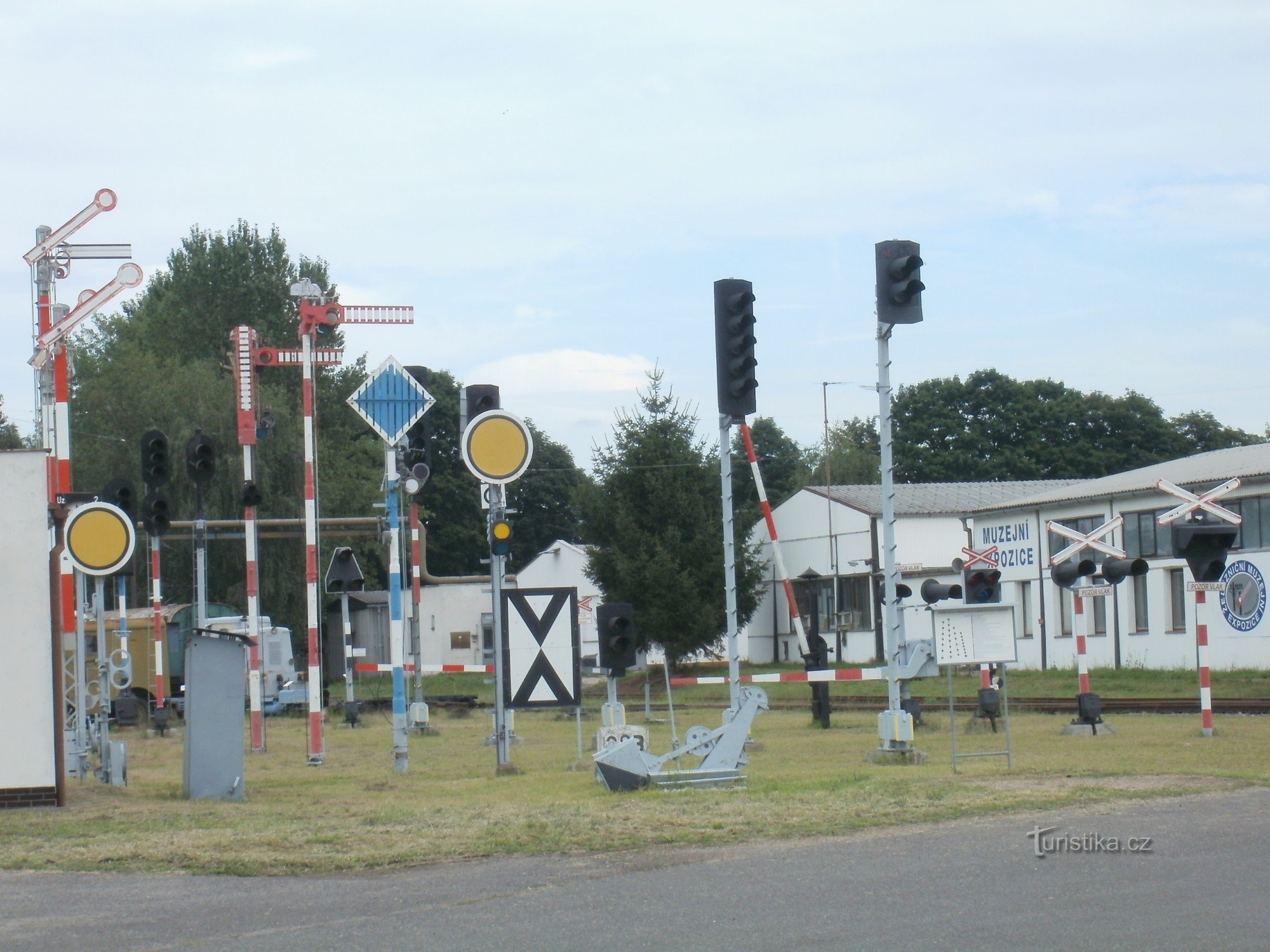 Hradec Králové - Spoorwegmuseum tentoonstelling van communicatie- en beveiligingstechnologie