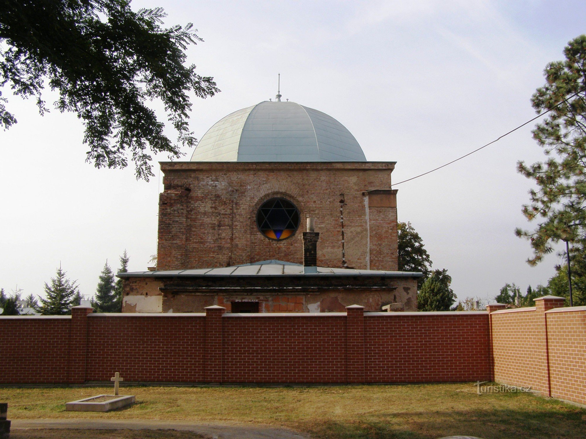 Hradec Králové - jødisk kirkegård, synagoge