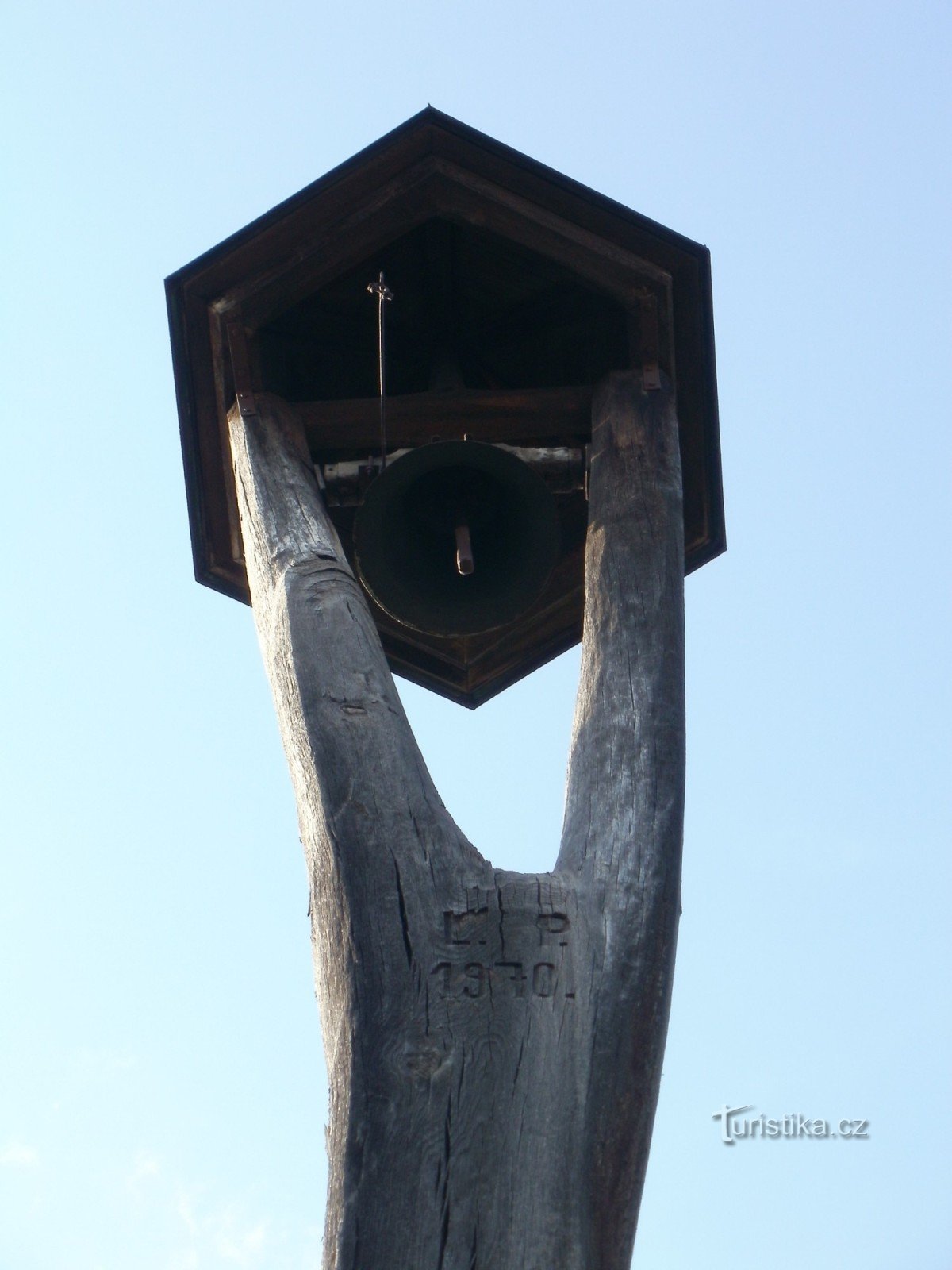 Hradec Králové - klockstapel och korsfästelsemonument i Věkošy