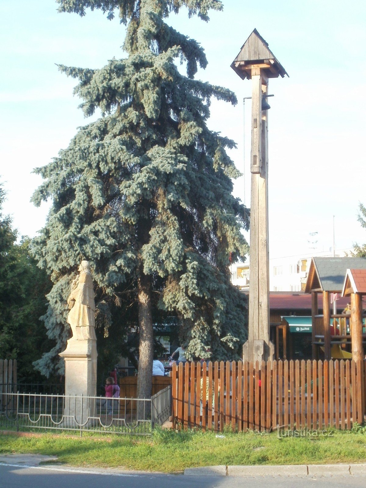 Hradec Králové - zvonik na nasipu