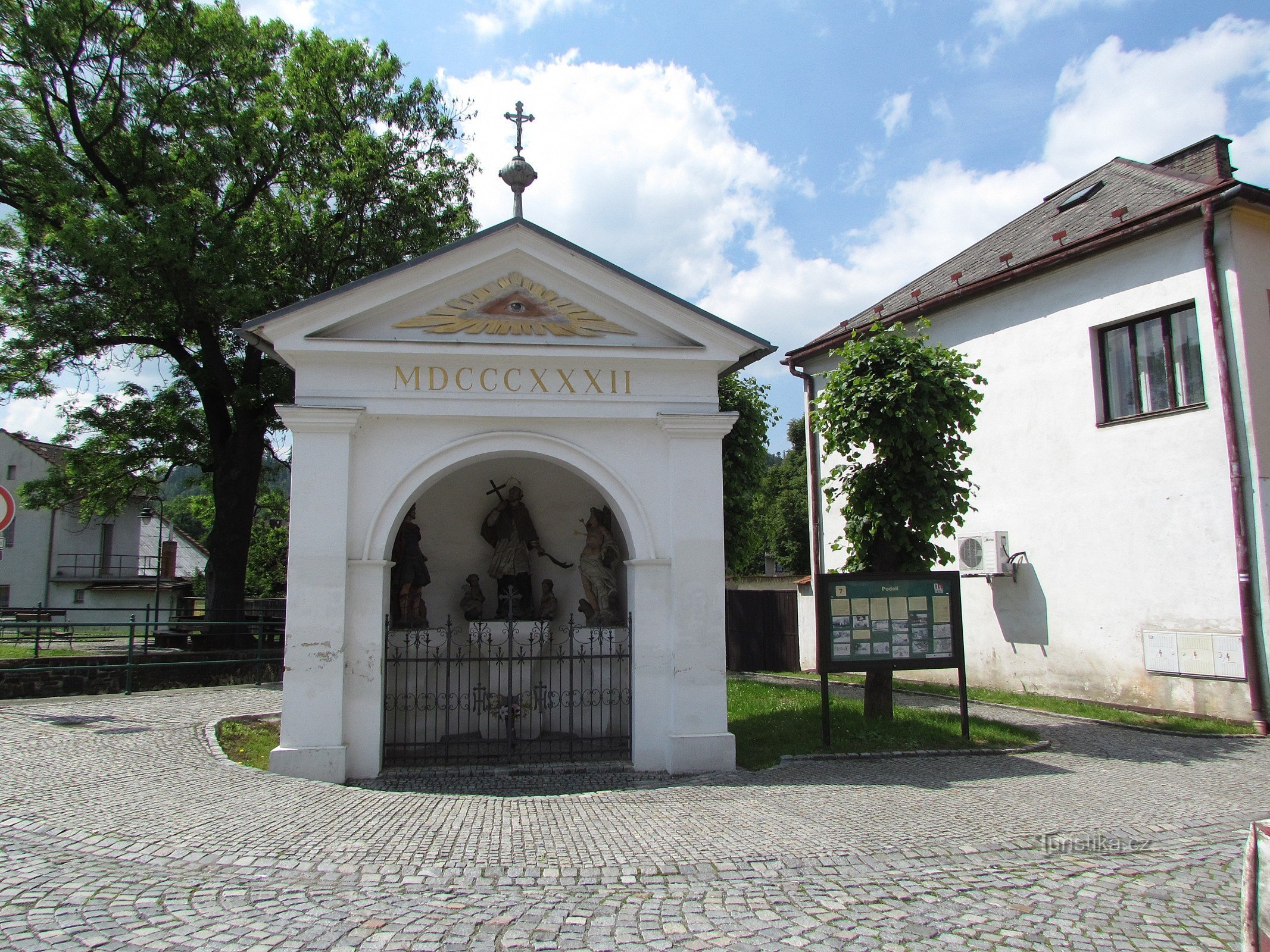 Hradec nad Moravici - kaple sv.Jana Nepomuckého