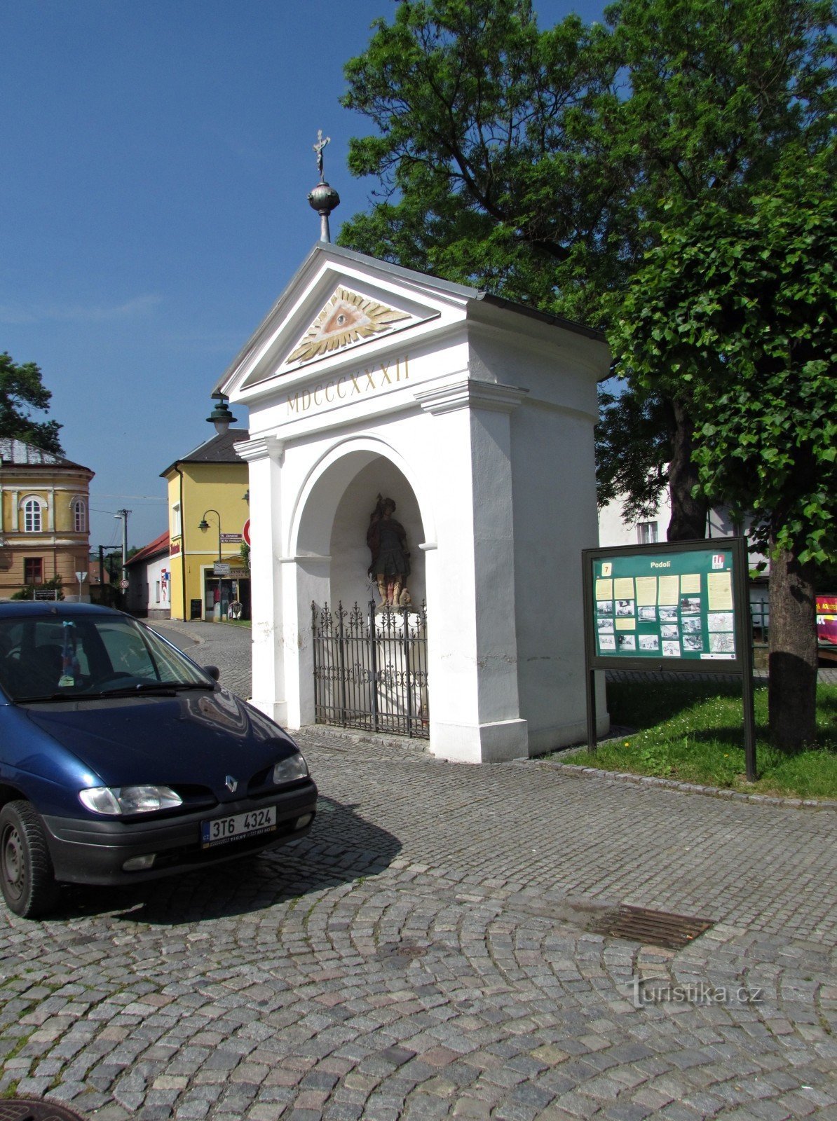 Hradec nad Moravici - kapela sv. Janeza Nepomuškega