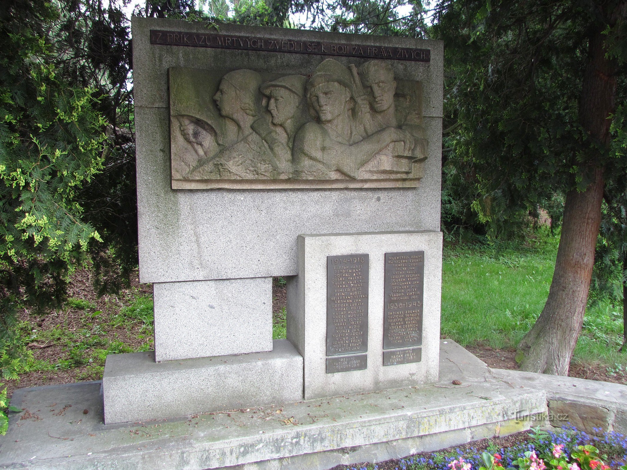 Hradec nad Moravicí - Monument aux morts