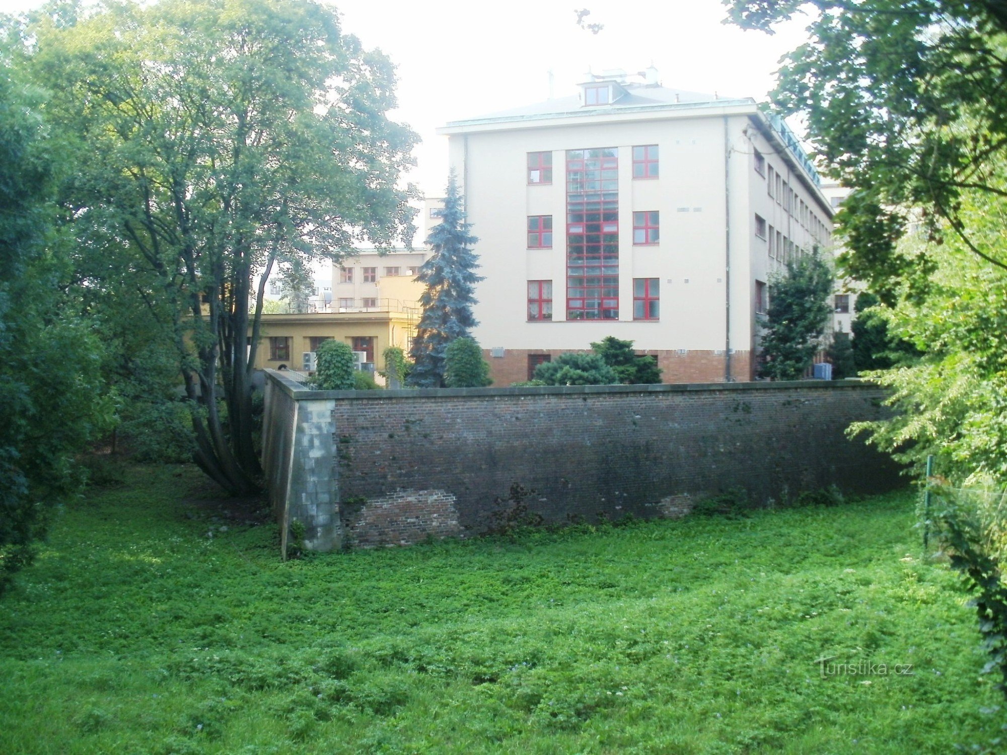 Fort Hradec, overblijfselen van vestingwerken - Ravelin
